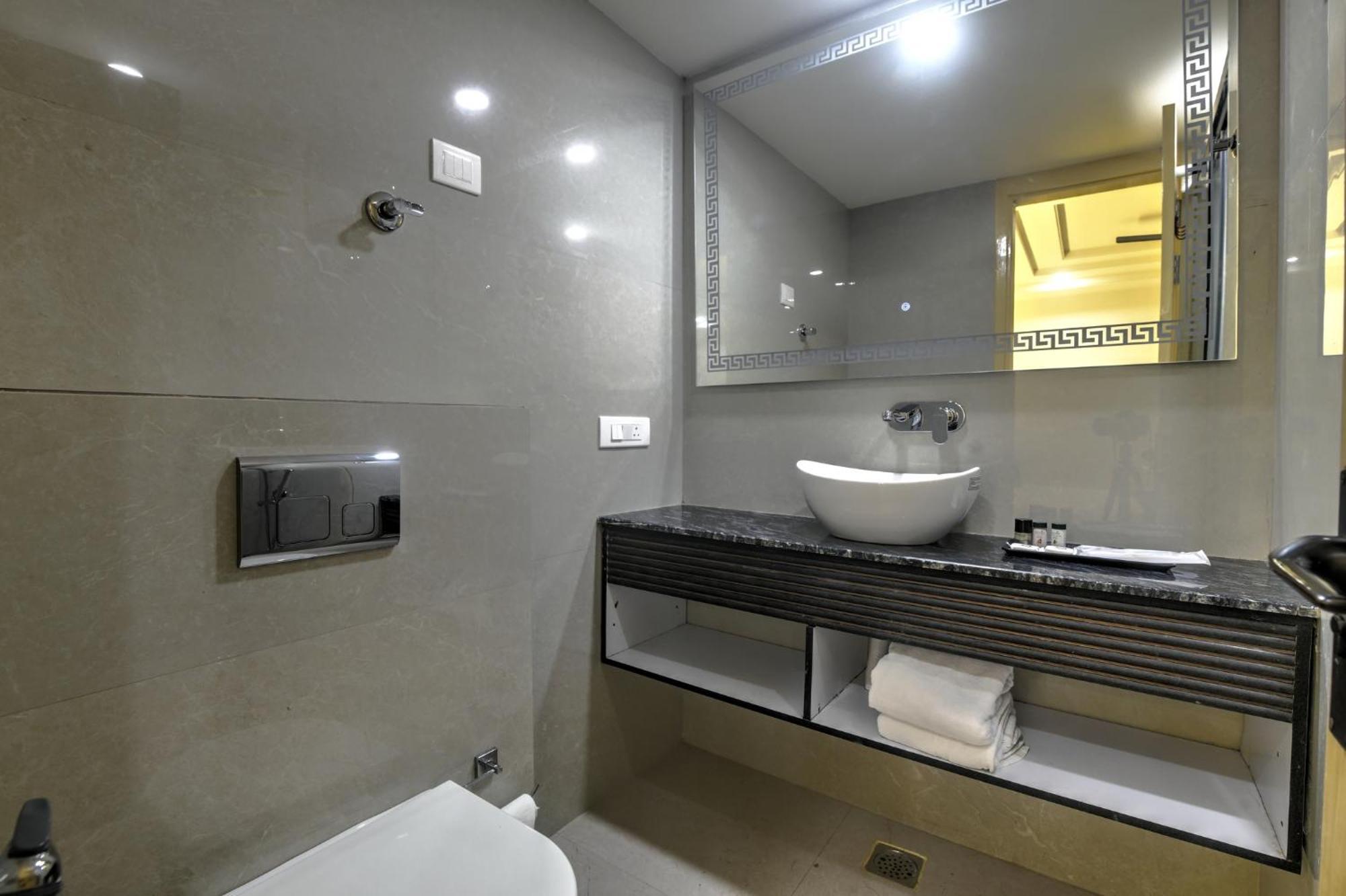 Hotel Foxoso Venue Hotel, Delhi Airport