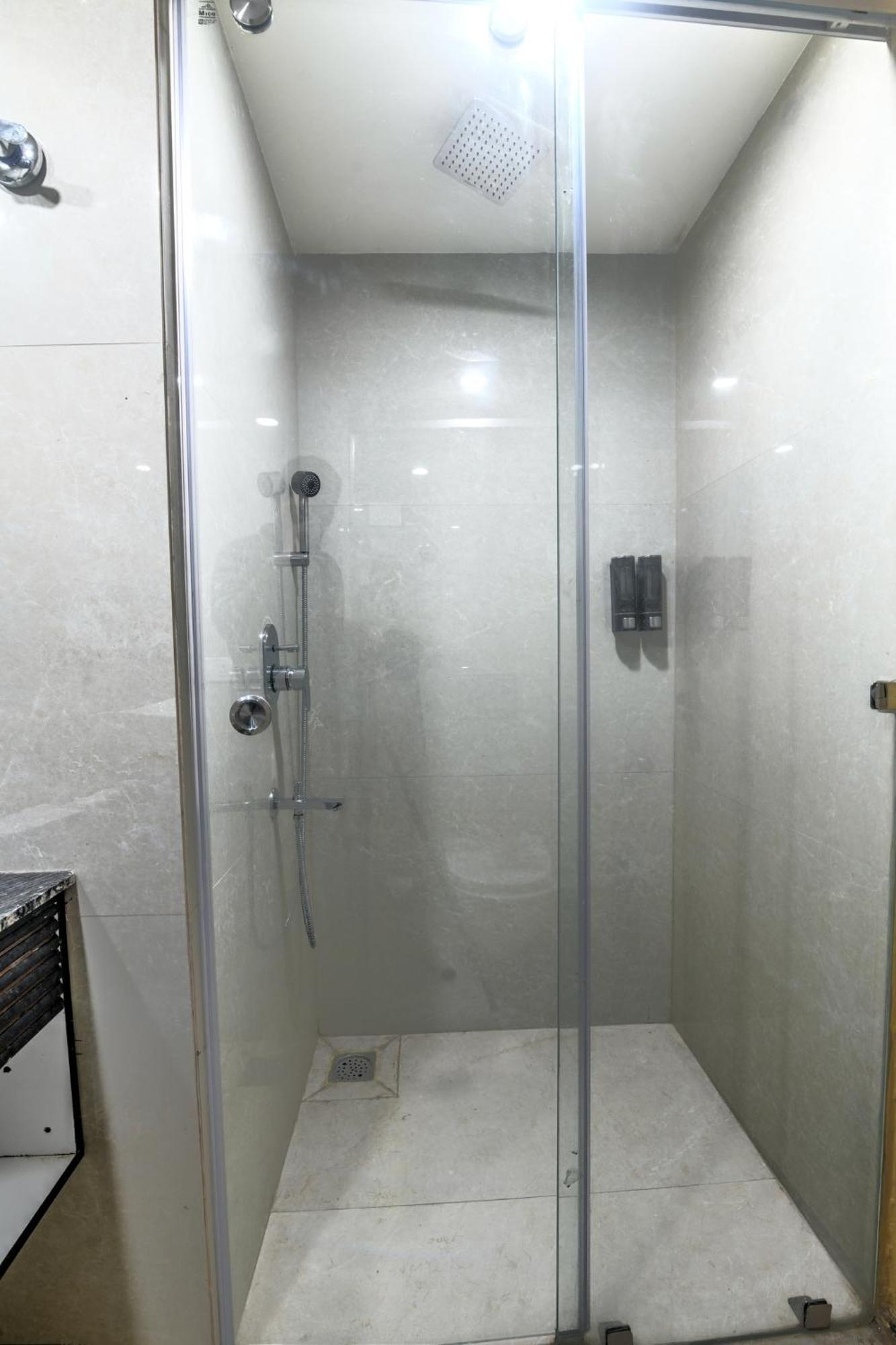 Foxoso Venue Hotel, Delhi Airport Hotel 4*