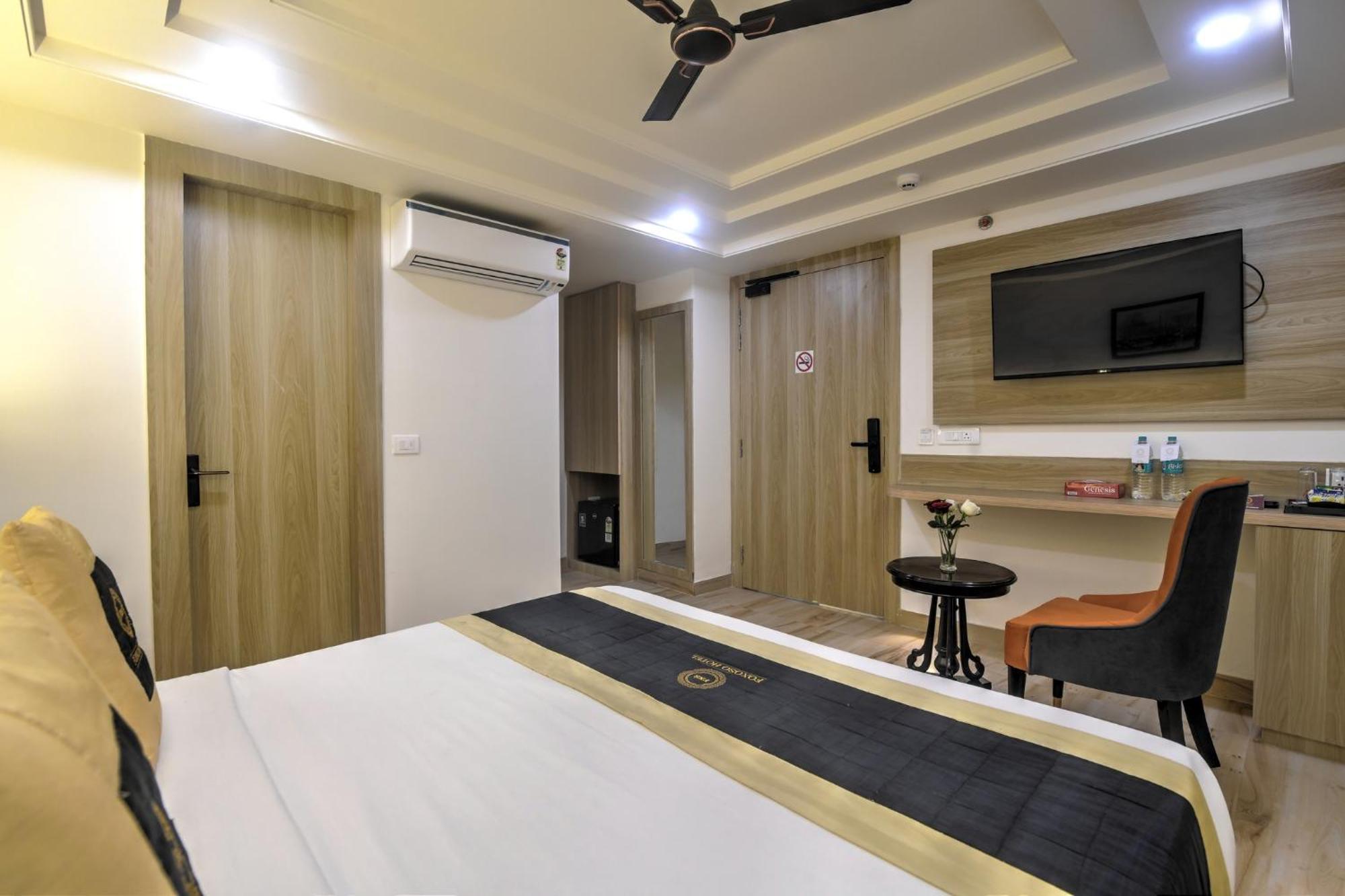 Hotel Foxoso Venue Hotel, Delhi Airport 4*
