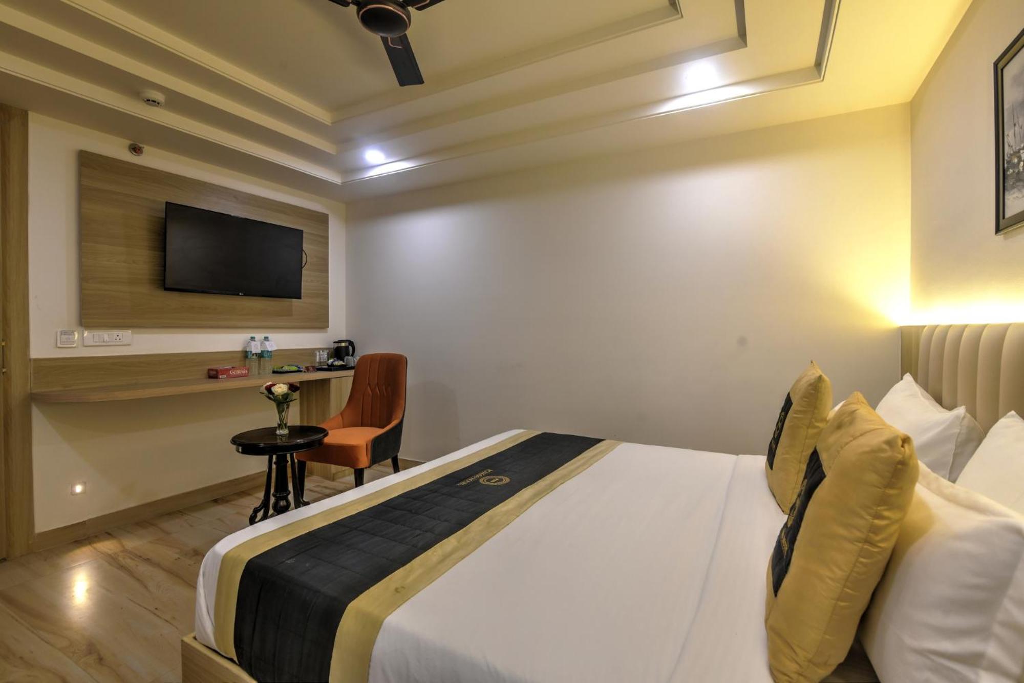 Foxoso Venue Hotel, Delhi Airport Hotel 4*
