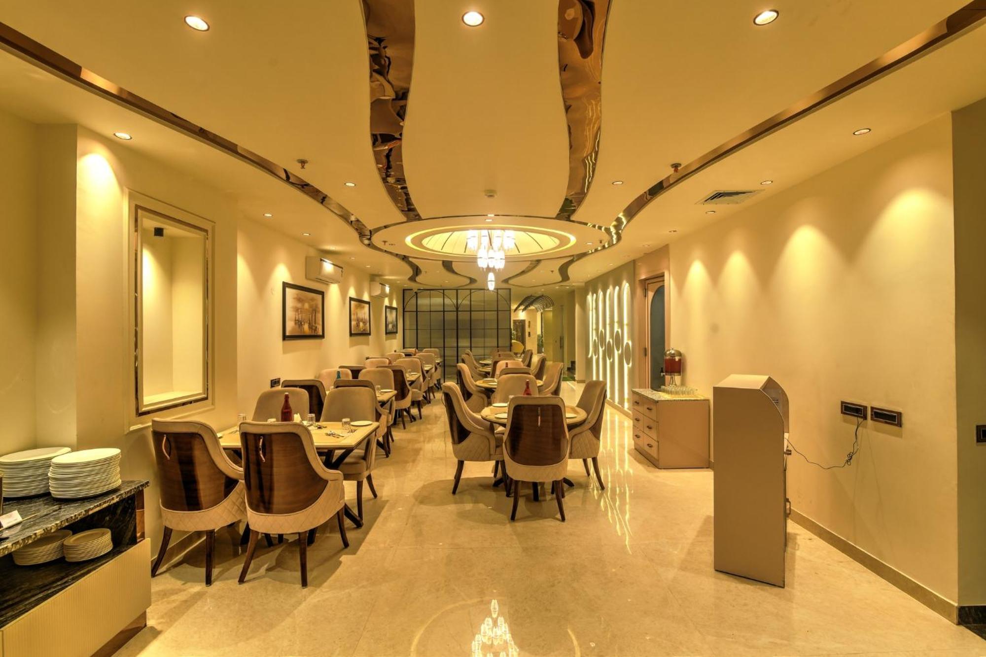 Foxoso Venue Hotel, Delhi Airport 4* New Delhi