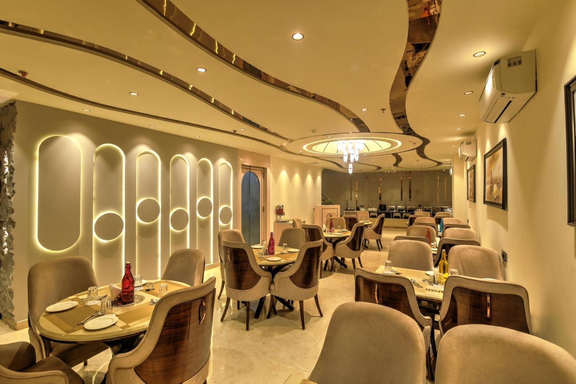 Foxoso Venue Hotel, Delhi Airport New Delhi