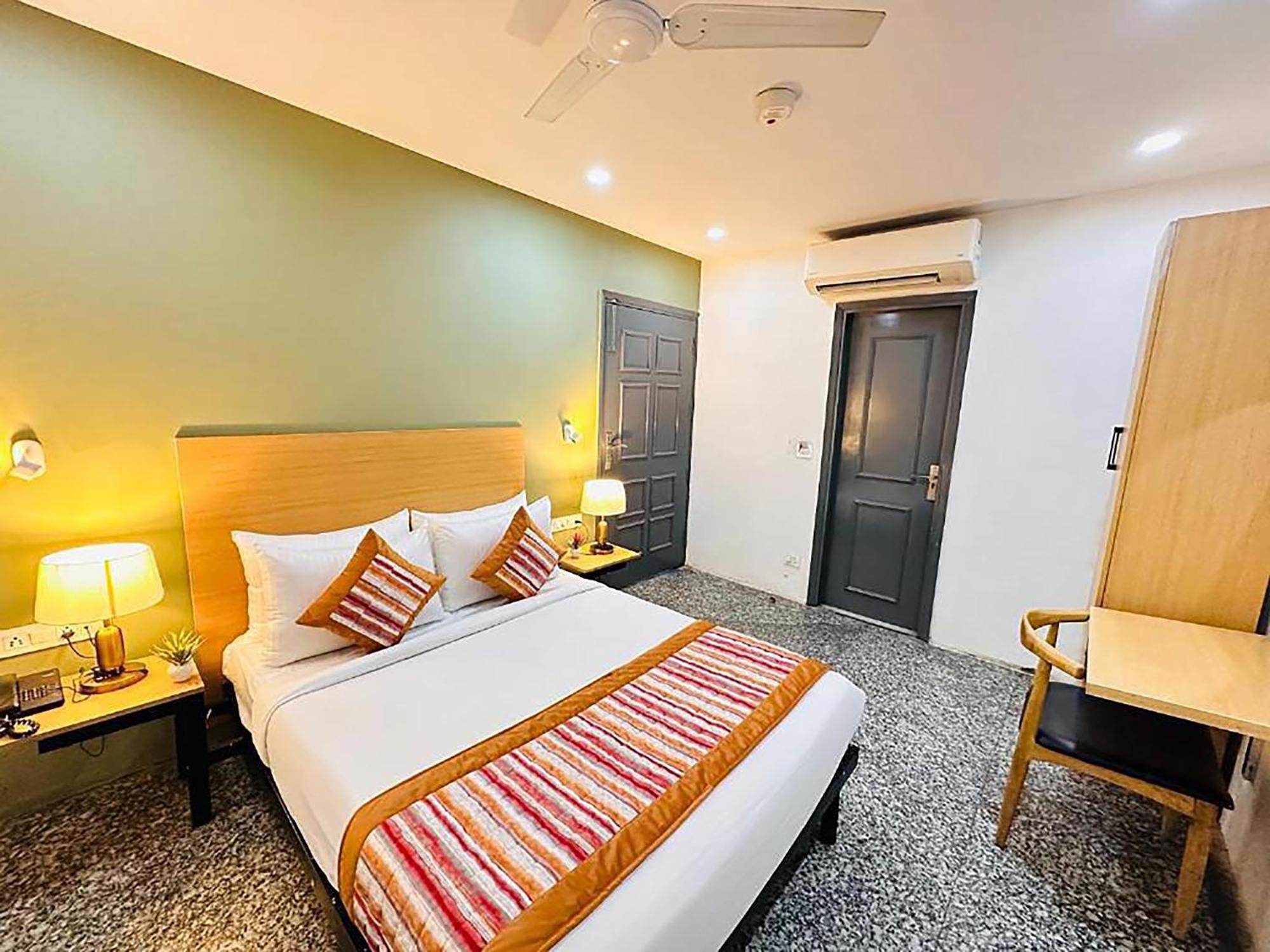 Golden Saffron By Qotel-punjabi Bagh