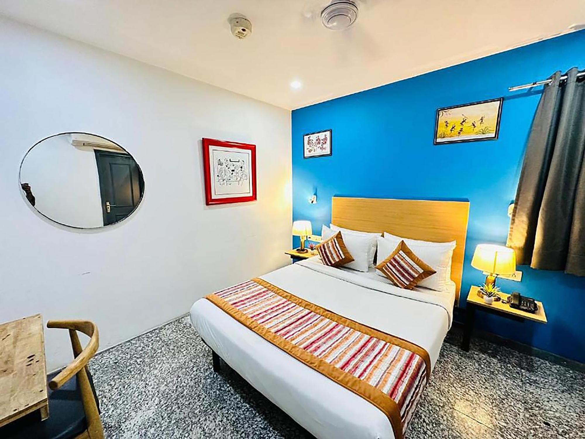 Hotel Golden Saffron By Qotel-punjabi Bagh 3*