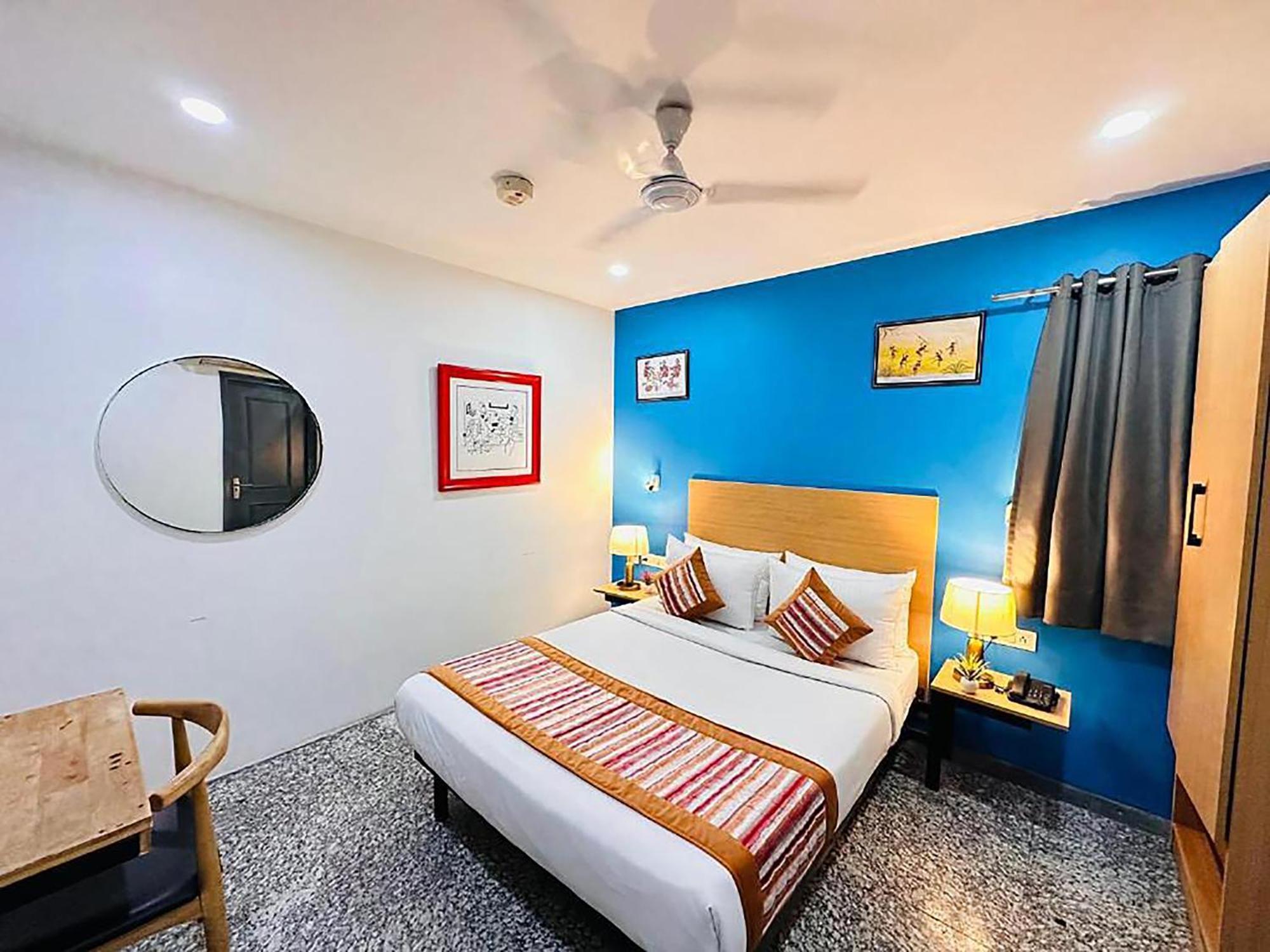 Golden Saffron By Qotel-punjabi Bagh Hotel
