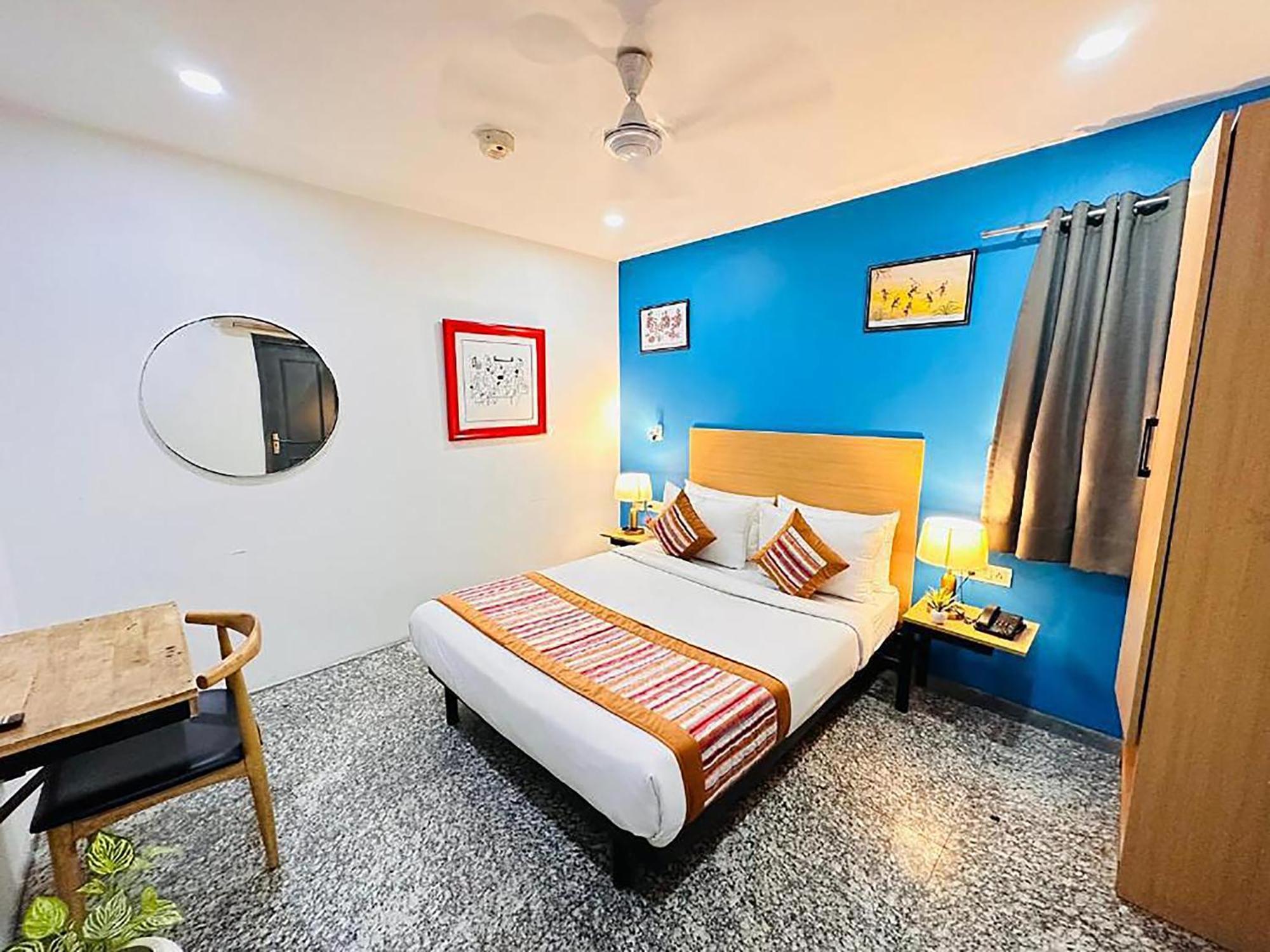 Hotel Golden Saffron By Qotel-punjabi Bagh 3*
