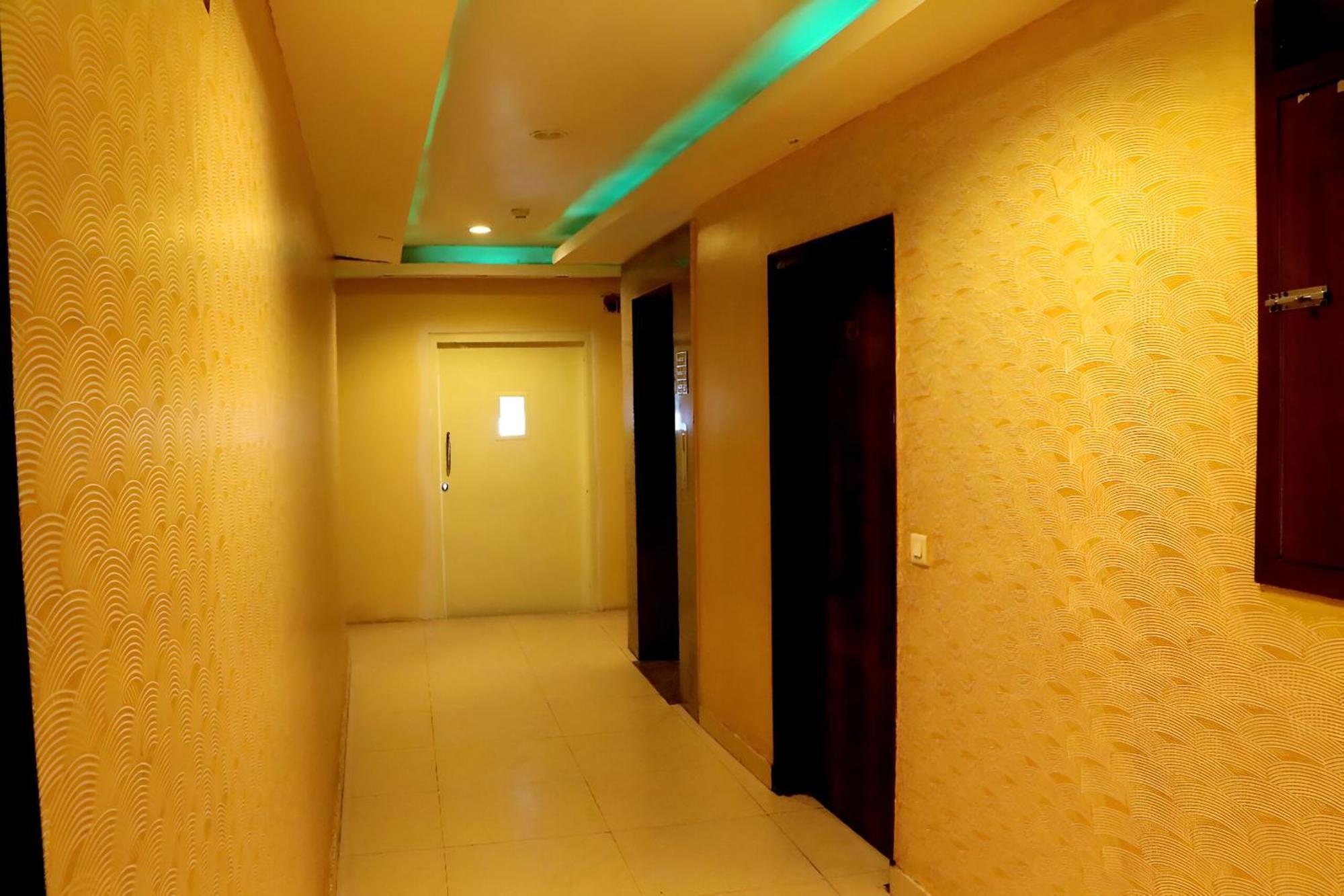Hotel Oakwood 3*