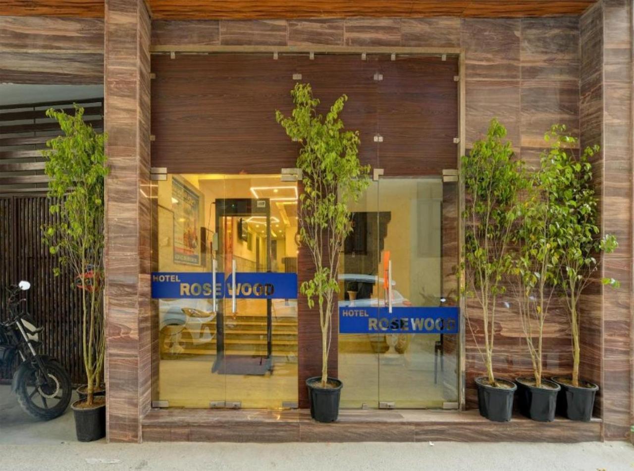 Rosewood Near Delhi Airport Hotel