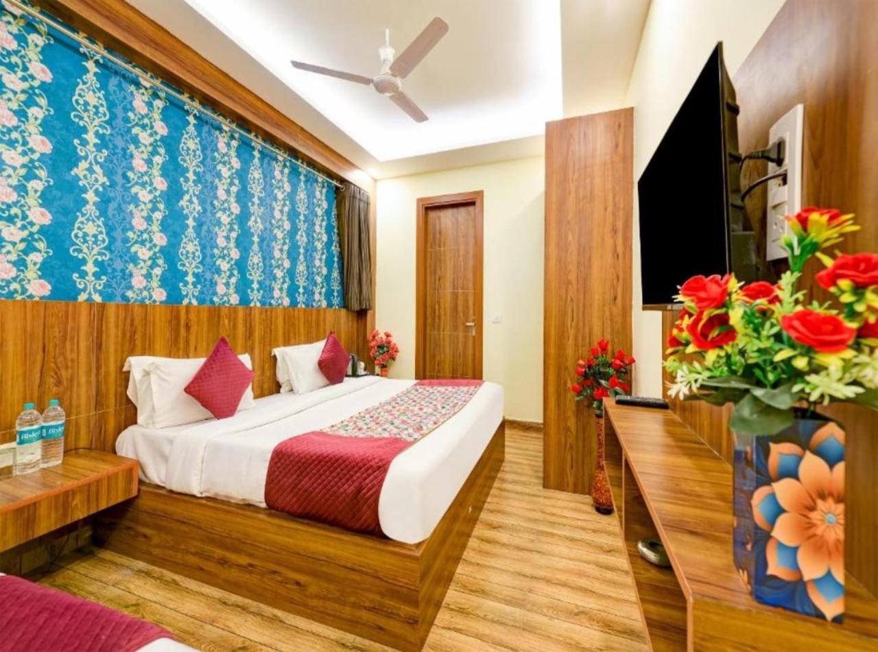 Rosewood Near Delhi Airport Hotel