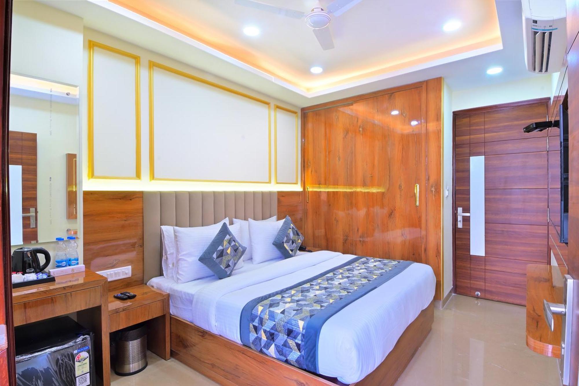 Sleepover * New Delhi
