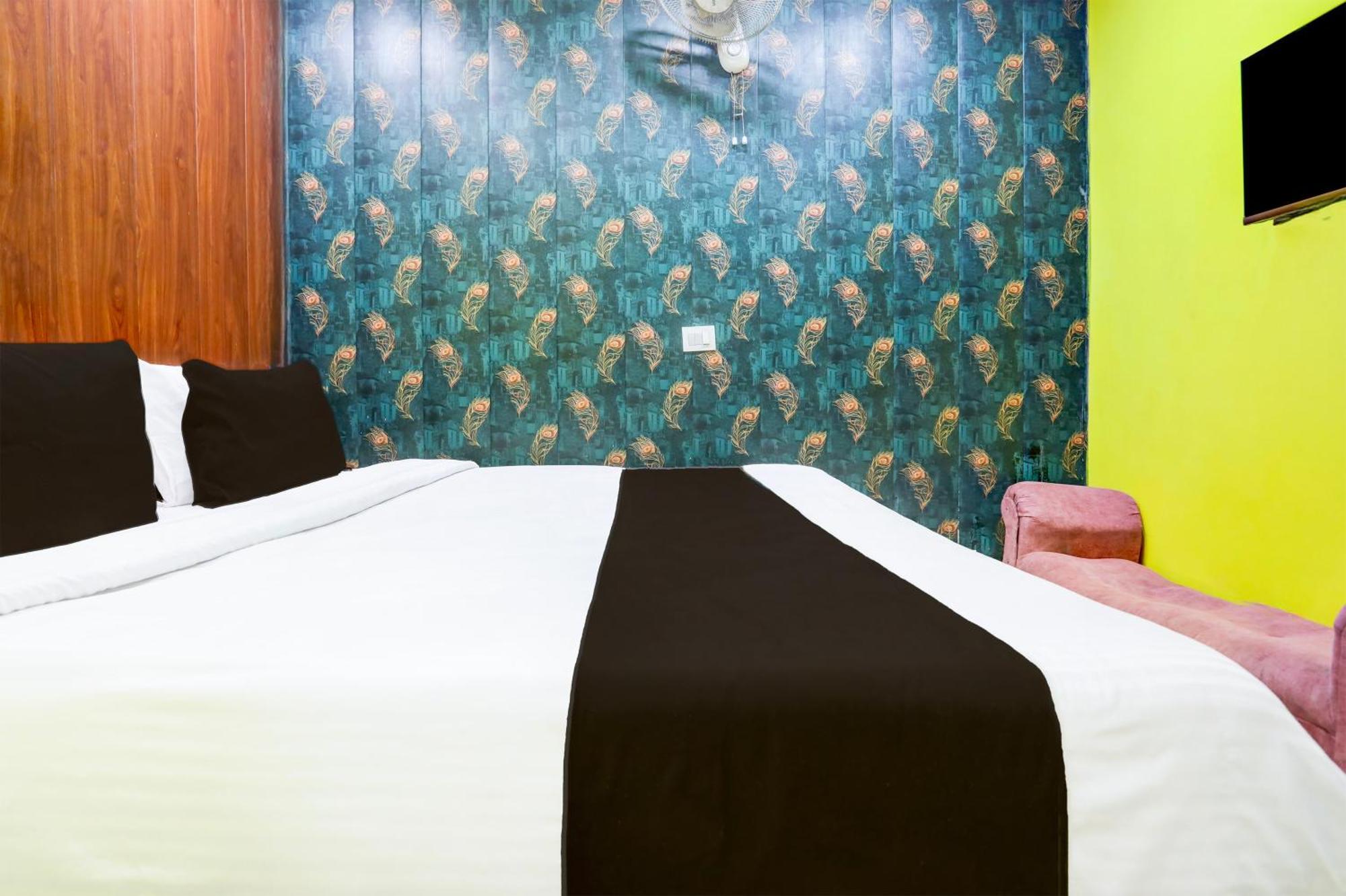 83013 O A K Residency Hotel New Delhi