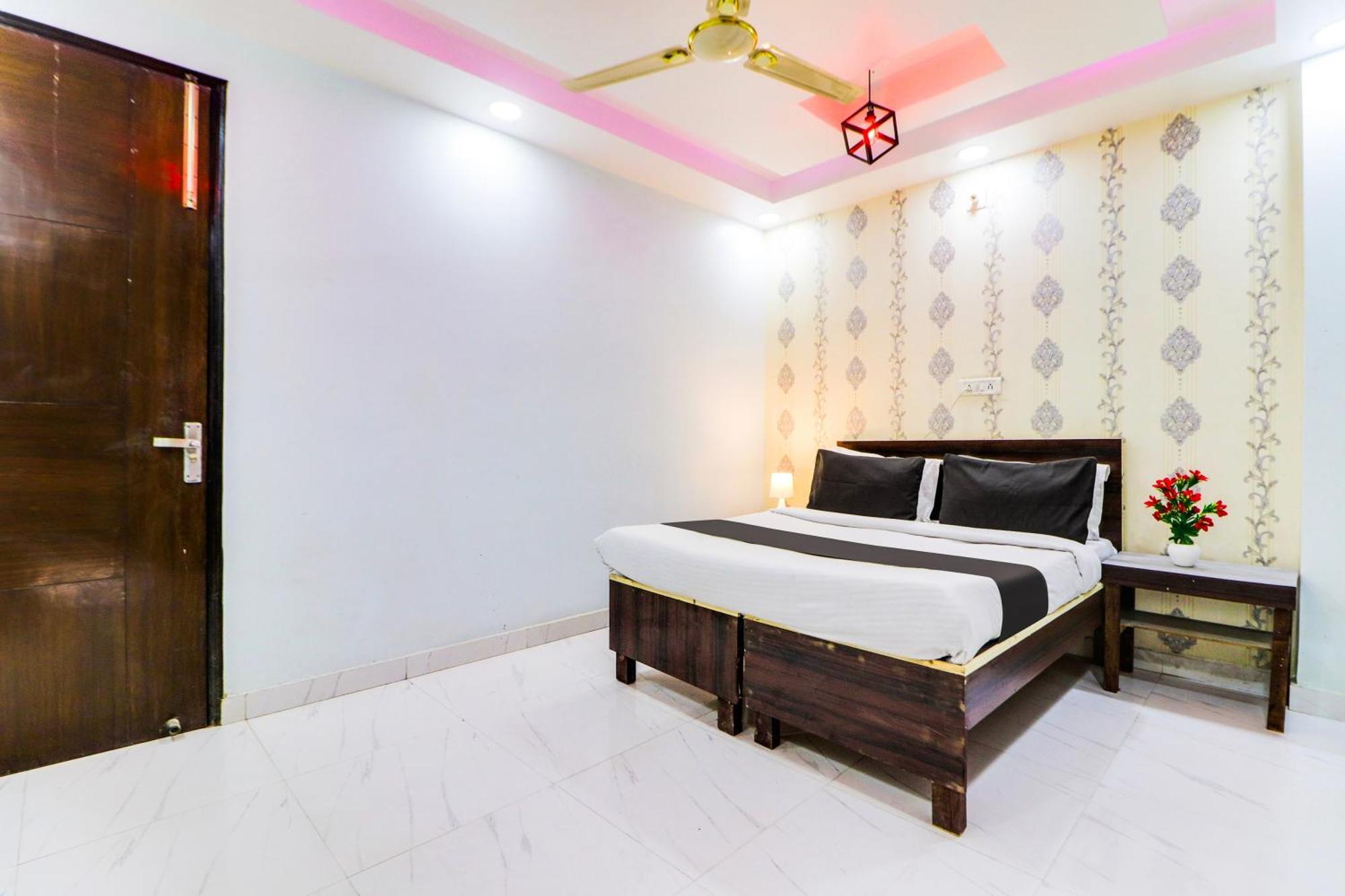 Hotel O Silent Moon 3*