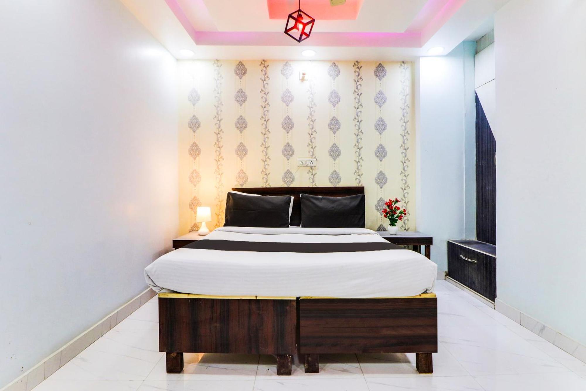 O Silent Moon Hotel 3*