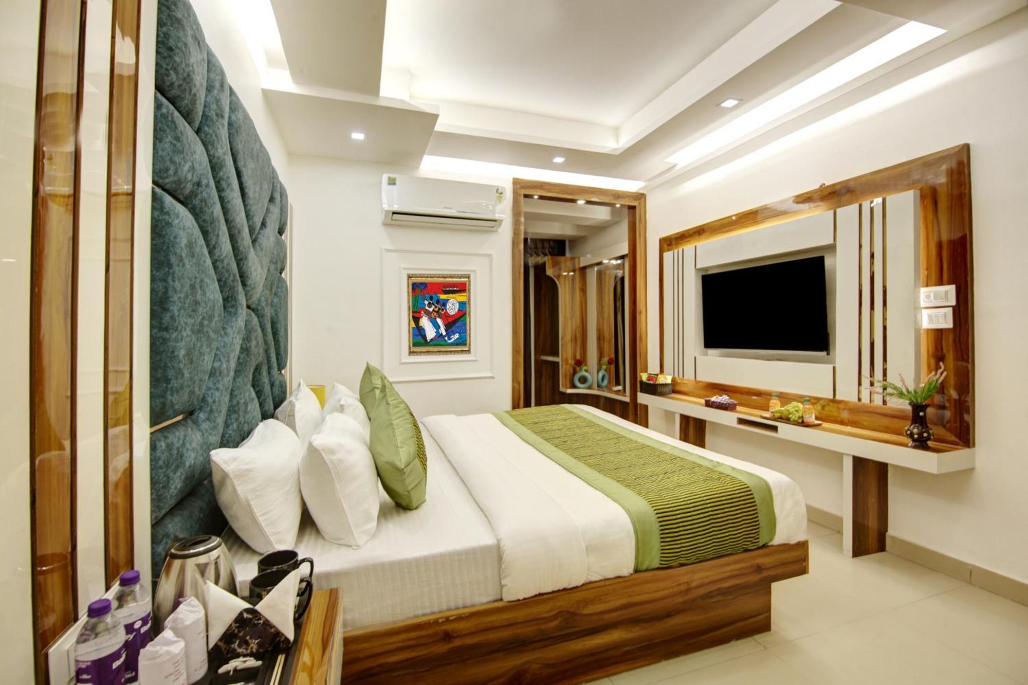 Hotel Star Villa - Front Of New Delhi Railway Station & 5 Minute From Connaught Place Hotel