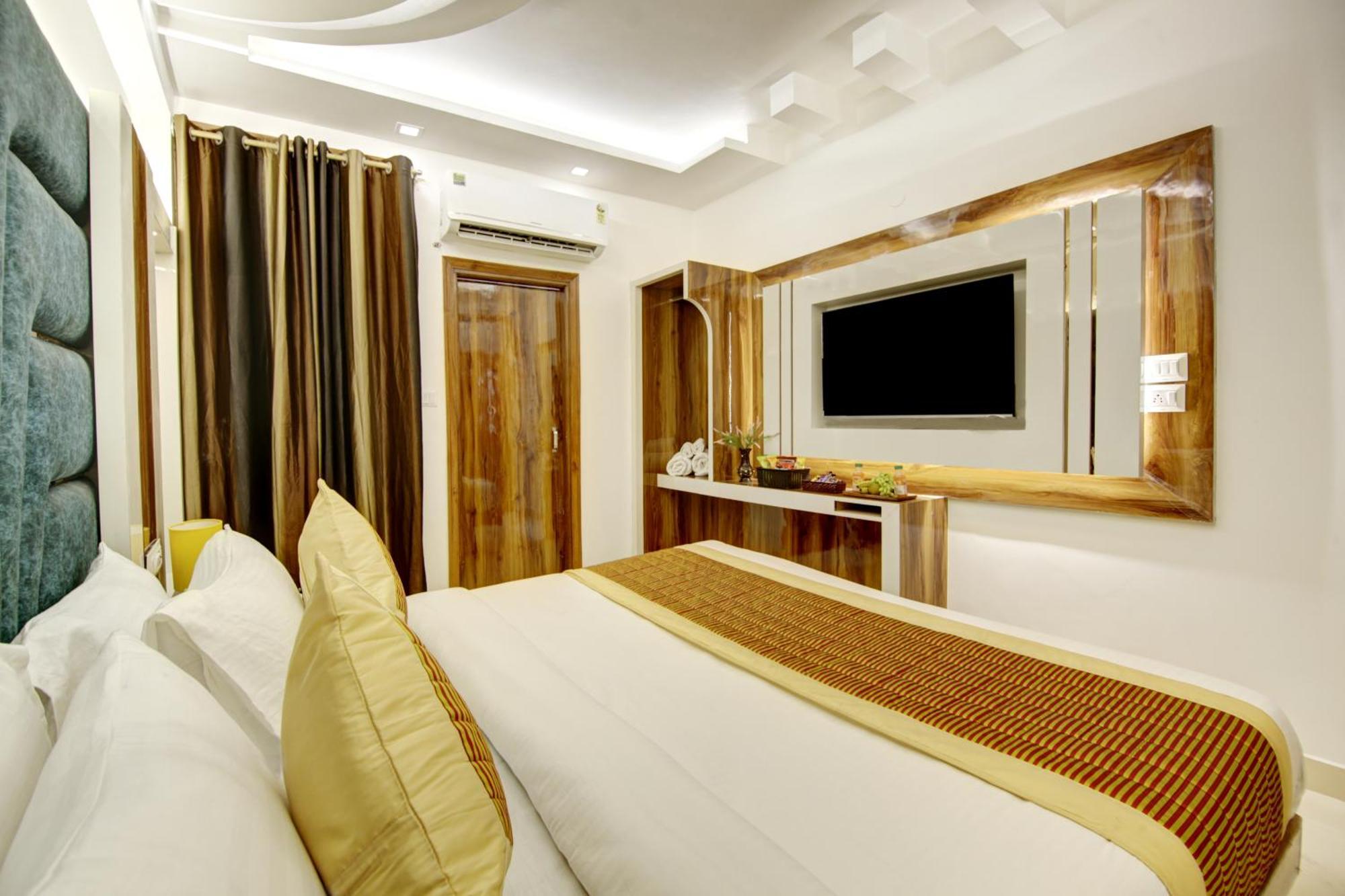 Hotel Star Villa - Front Of New Delhi Railway Station & 5 Minute From Connaught Place
