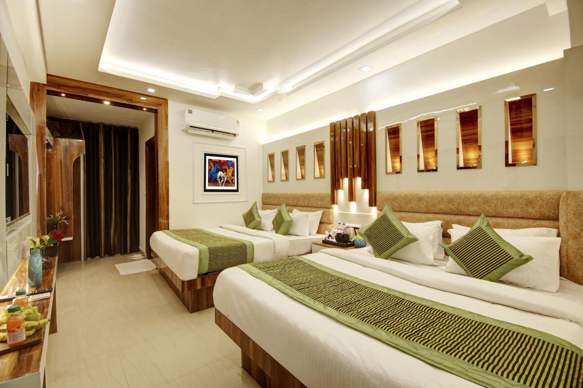 Hotel Star Villa - Front Of New Delhi Railway Station & 5 Minute From Connaught Place Hotel