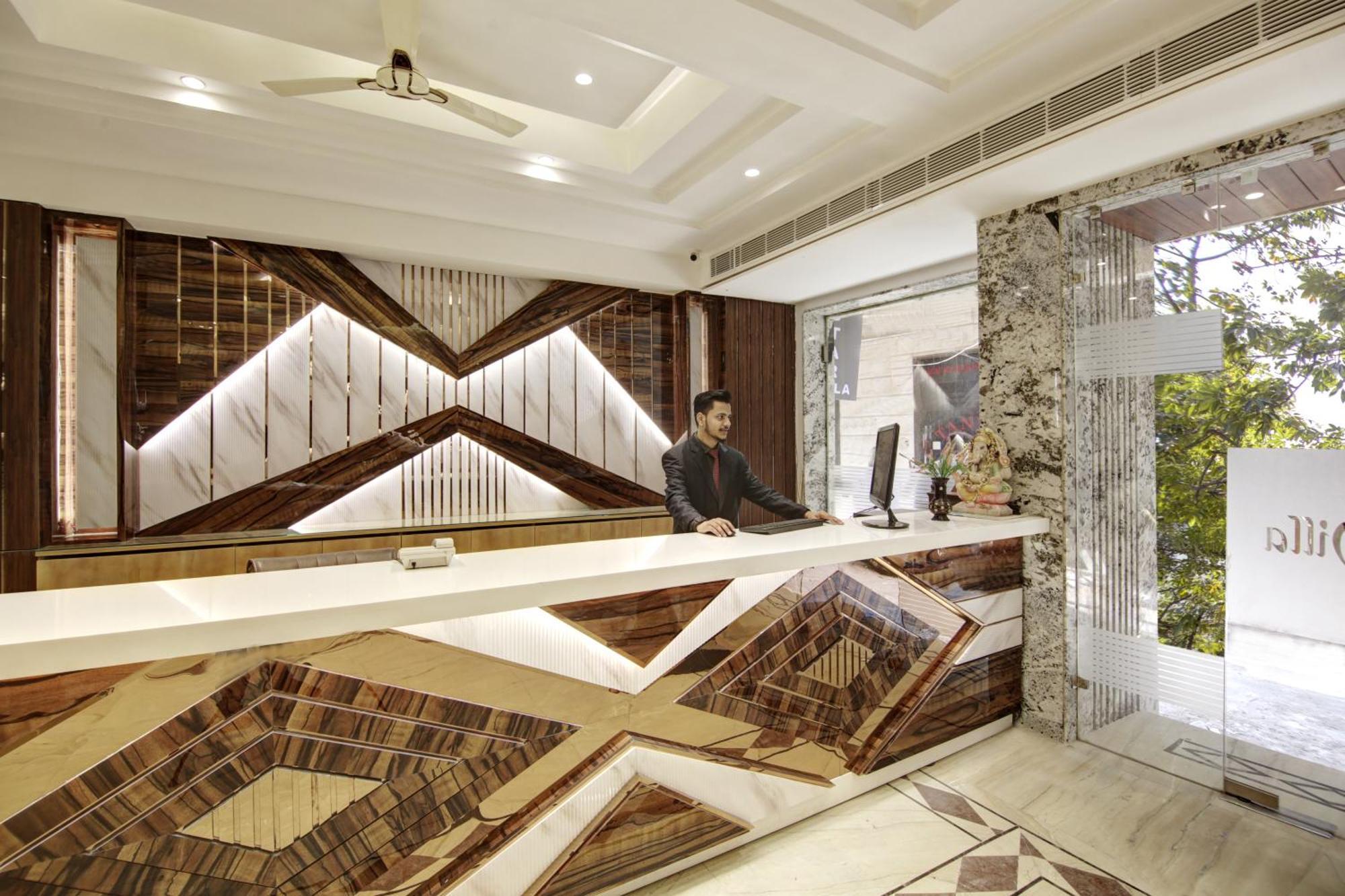 Hotel Star Villa - Front Of New Delhi Railway Station & 5 Minute From Connaught Place 4*