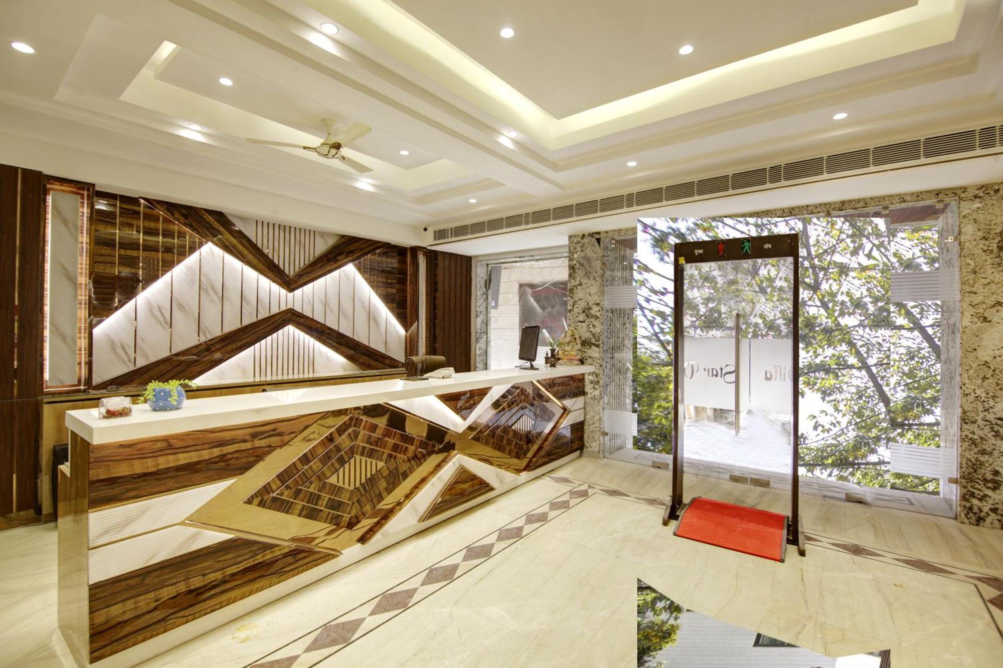 Hotel Star Villa - Front Of New Delhi Railway Station & 5 Minute From Connaught Place 4*