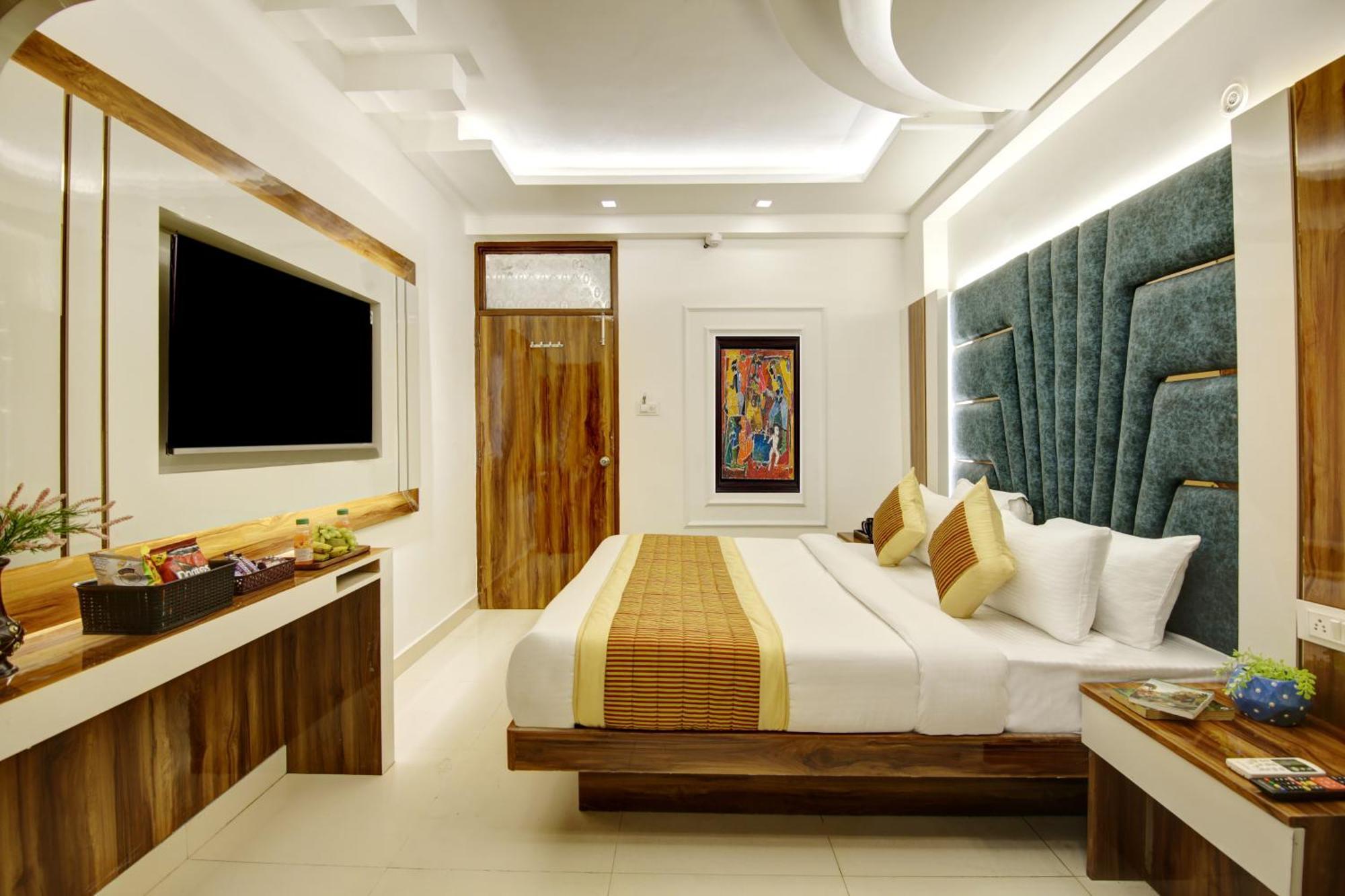Hotel Star Villa - Front Of New Delhi Railway Station & 5 Minute From Connaught Place Hotel 4*