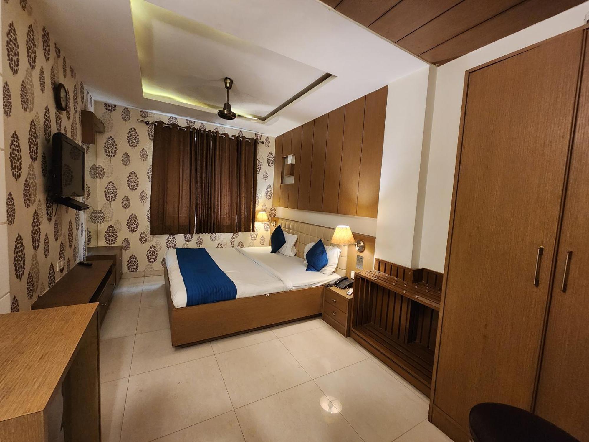 Hotel Arina 3*