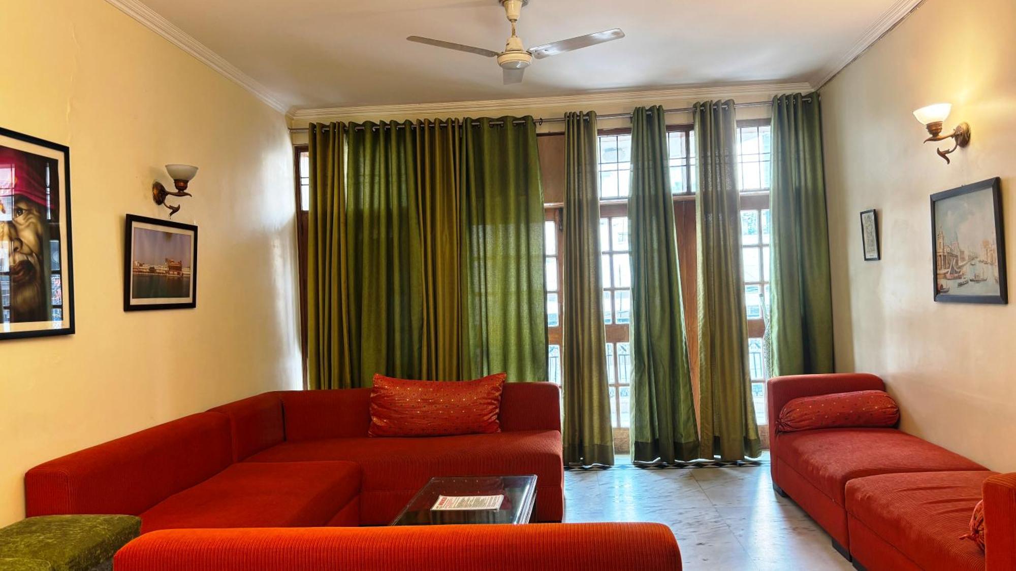 Bed & Breakfast Under My Roof Green Park 3*