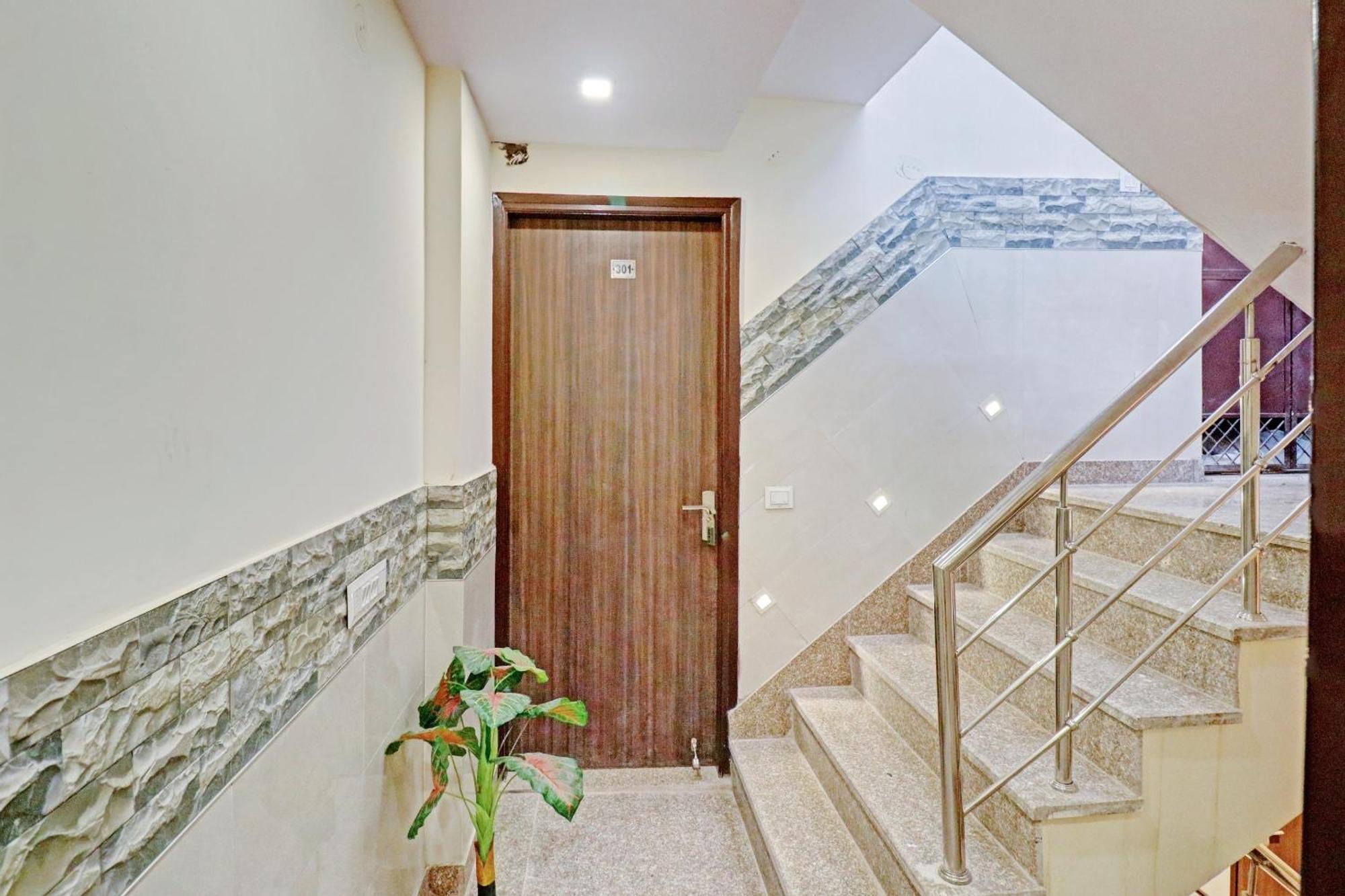 Hotel O Palace Near Jagatpuri New Delhi