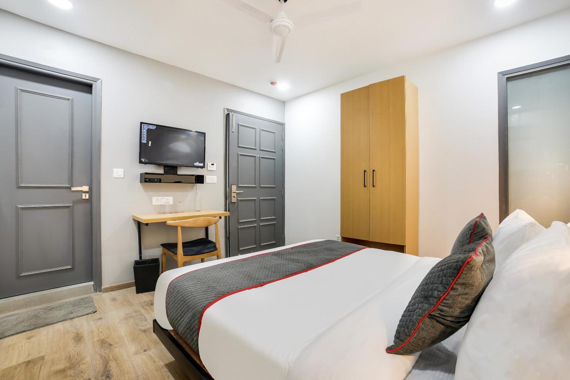 Hotel Super Townhouse Shahdara Near Yamuna Sports Complex
