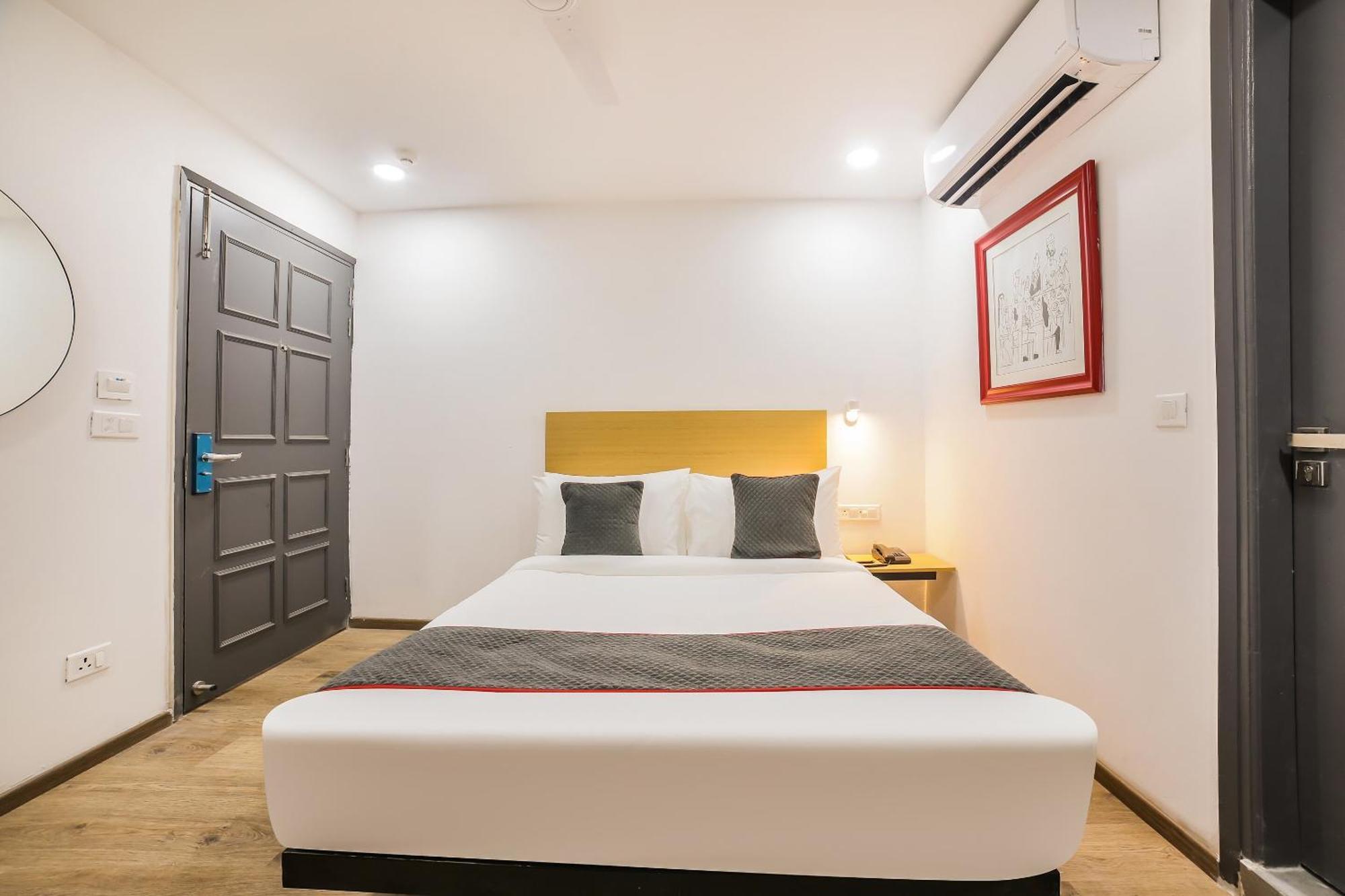 Super Townhouse Shahdara Near Yamuna Sports Complex