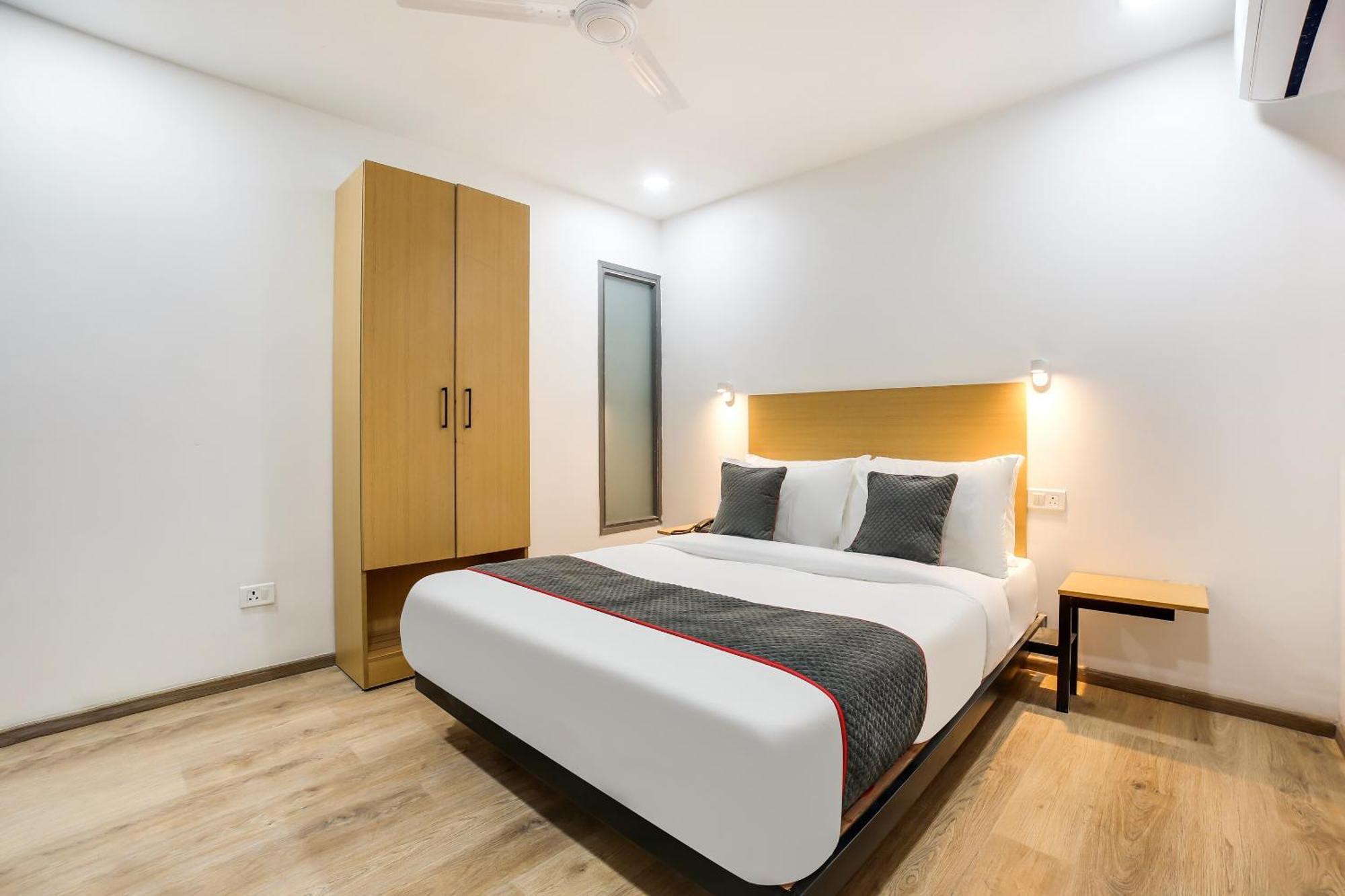 Hotel Super Townhouse Shahdara Near Yamuna Sports Complex
