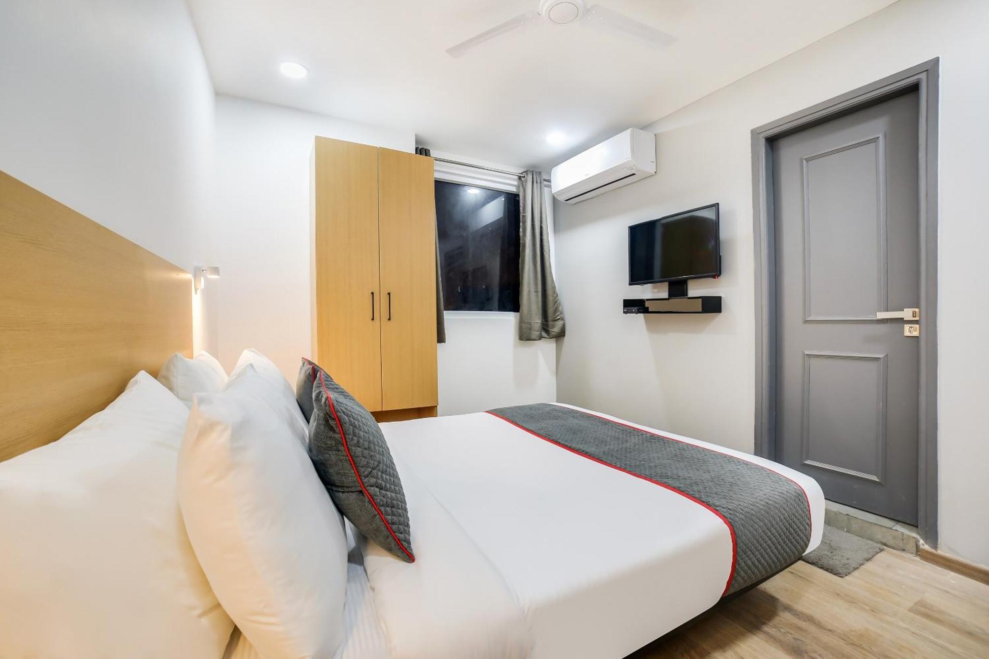 Hotel Super Townhouse Shahdara Near Yamuna Sports Complex 4*