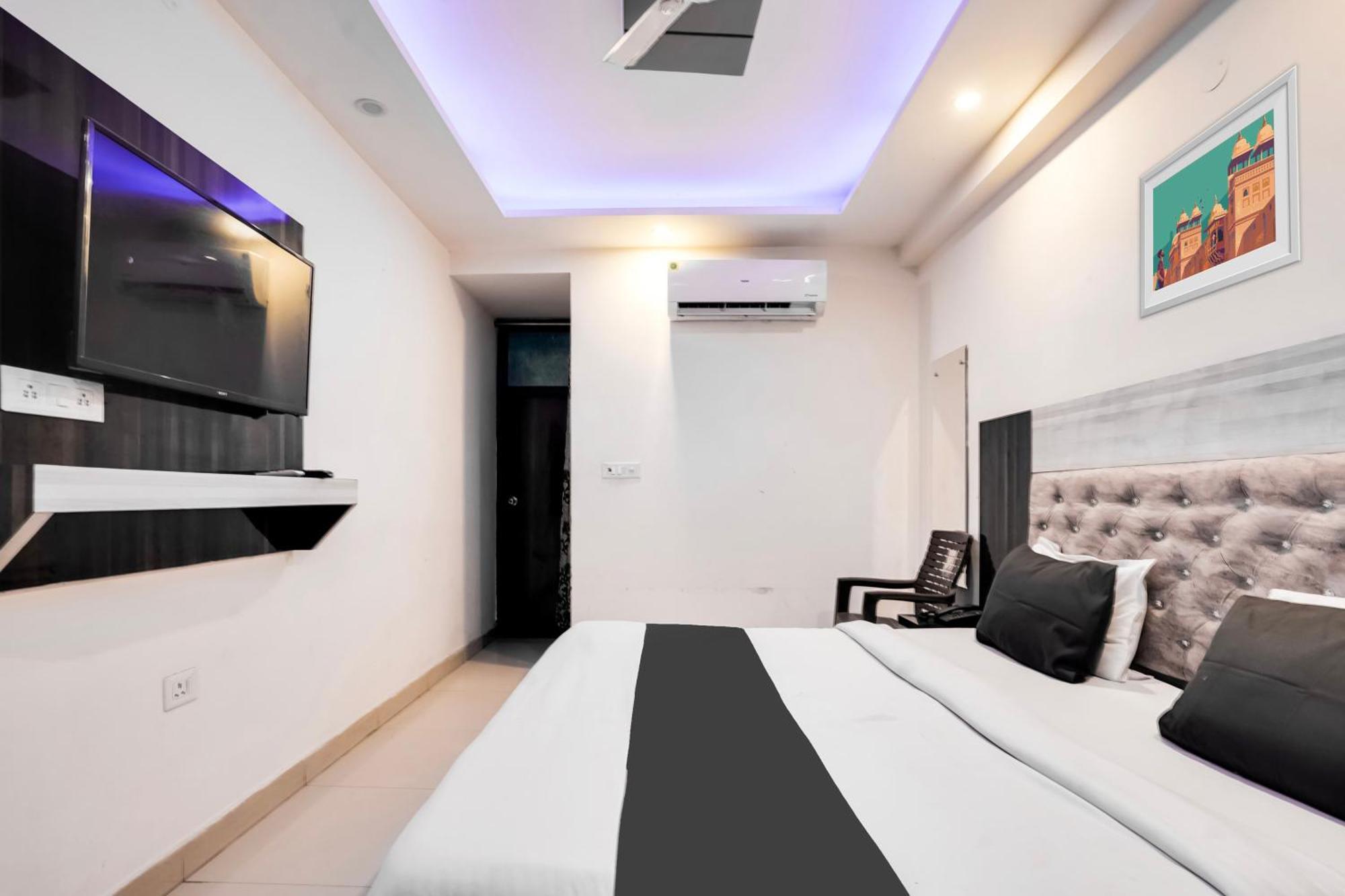 Hotel O Tavish 3*