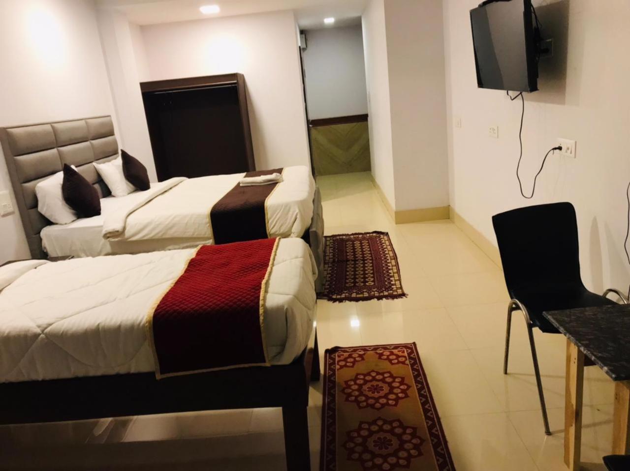 Amenda Plaza Aerocity Delhi Hotel