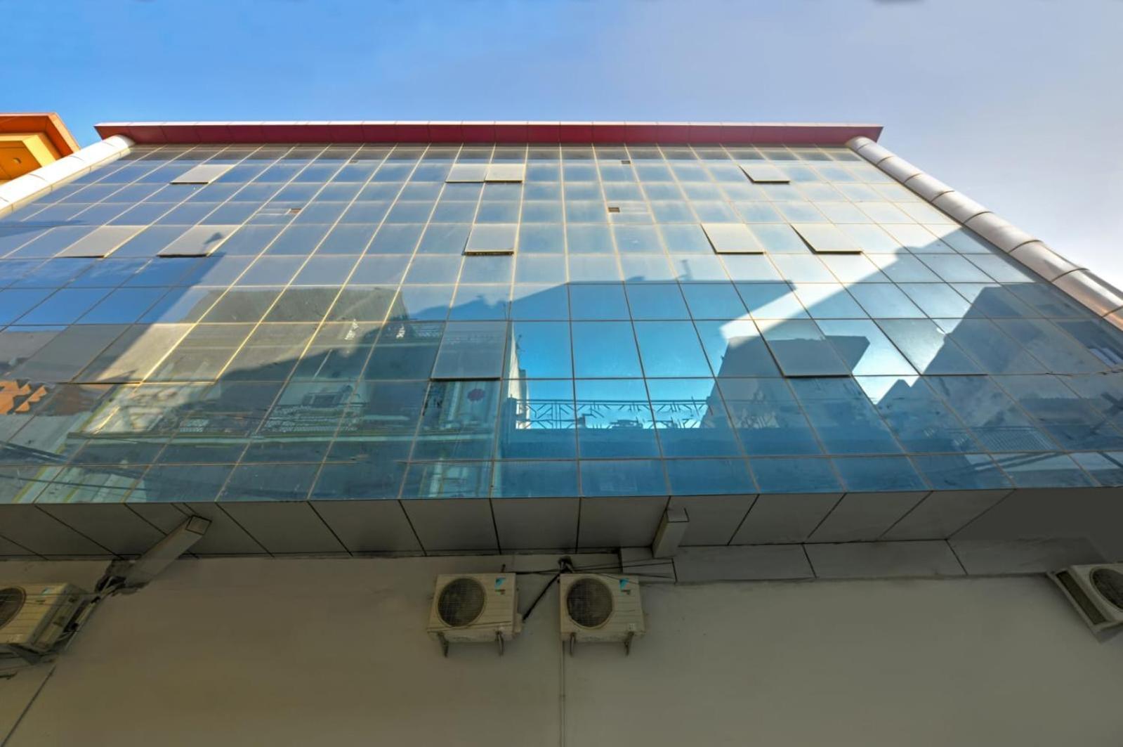 Amenda Plaza Aerocity Delhi Hotel 4*