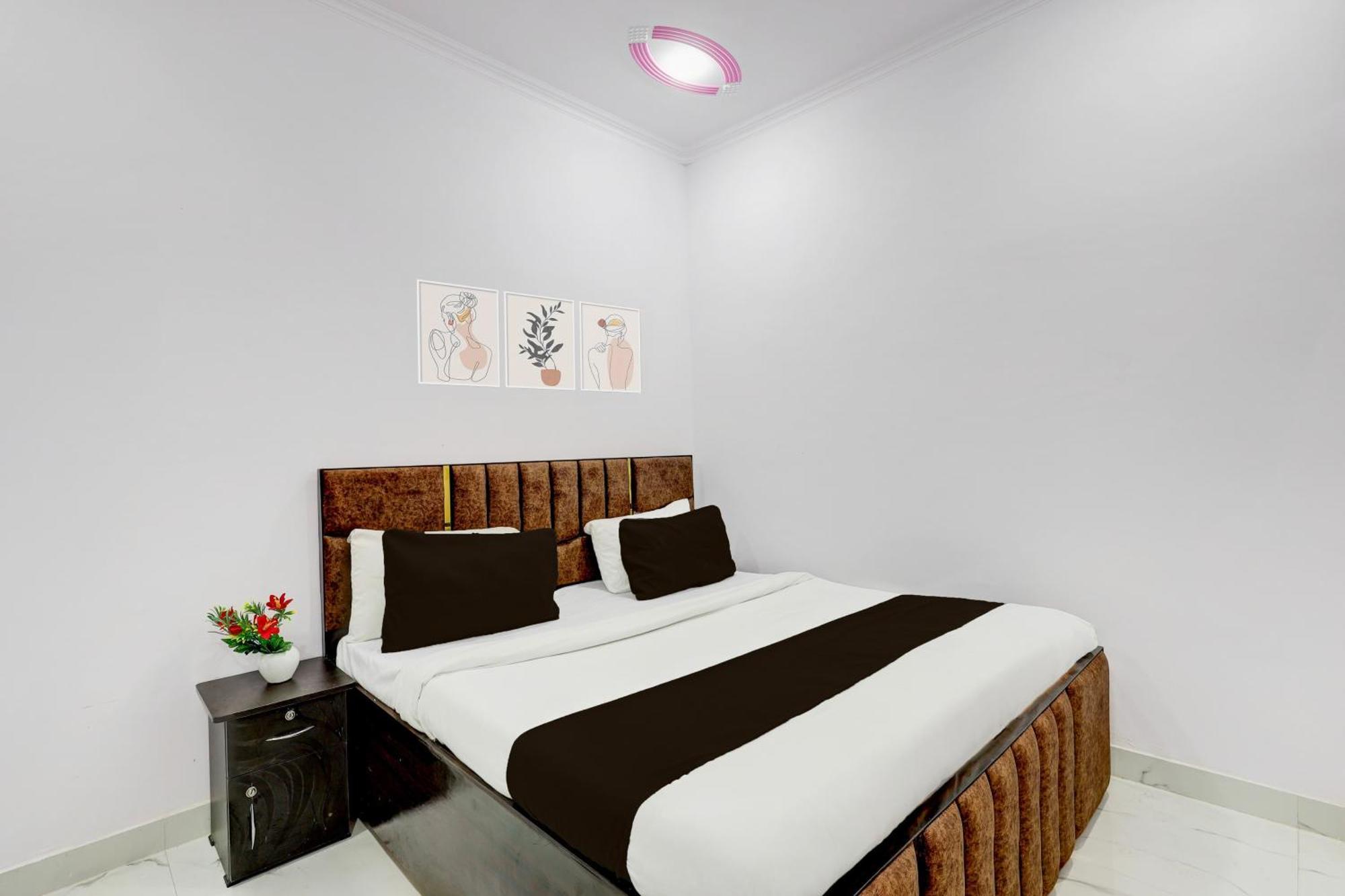 Hotel The Arrow Near Paschim Vihar Delhi (National Capital Territory of India)