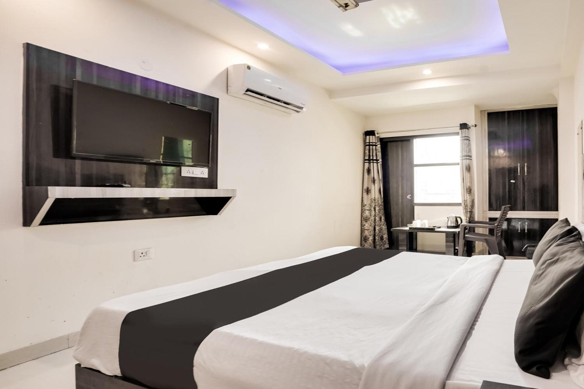 O Tavish Hotel