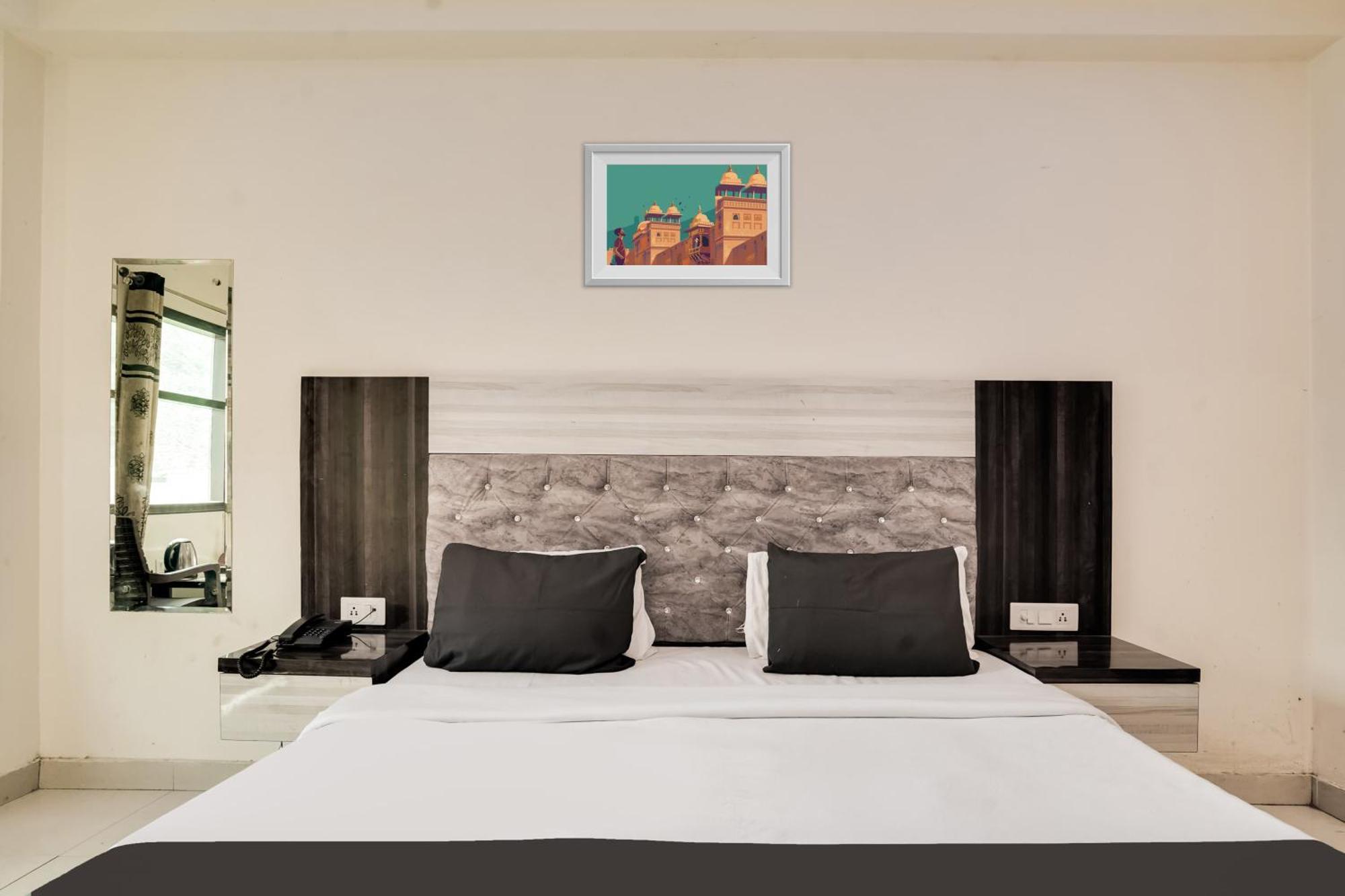 Hotel O Tavish 3*