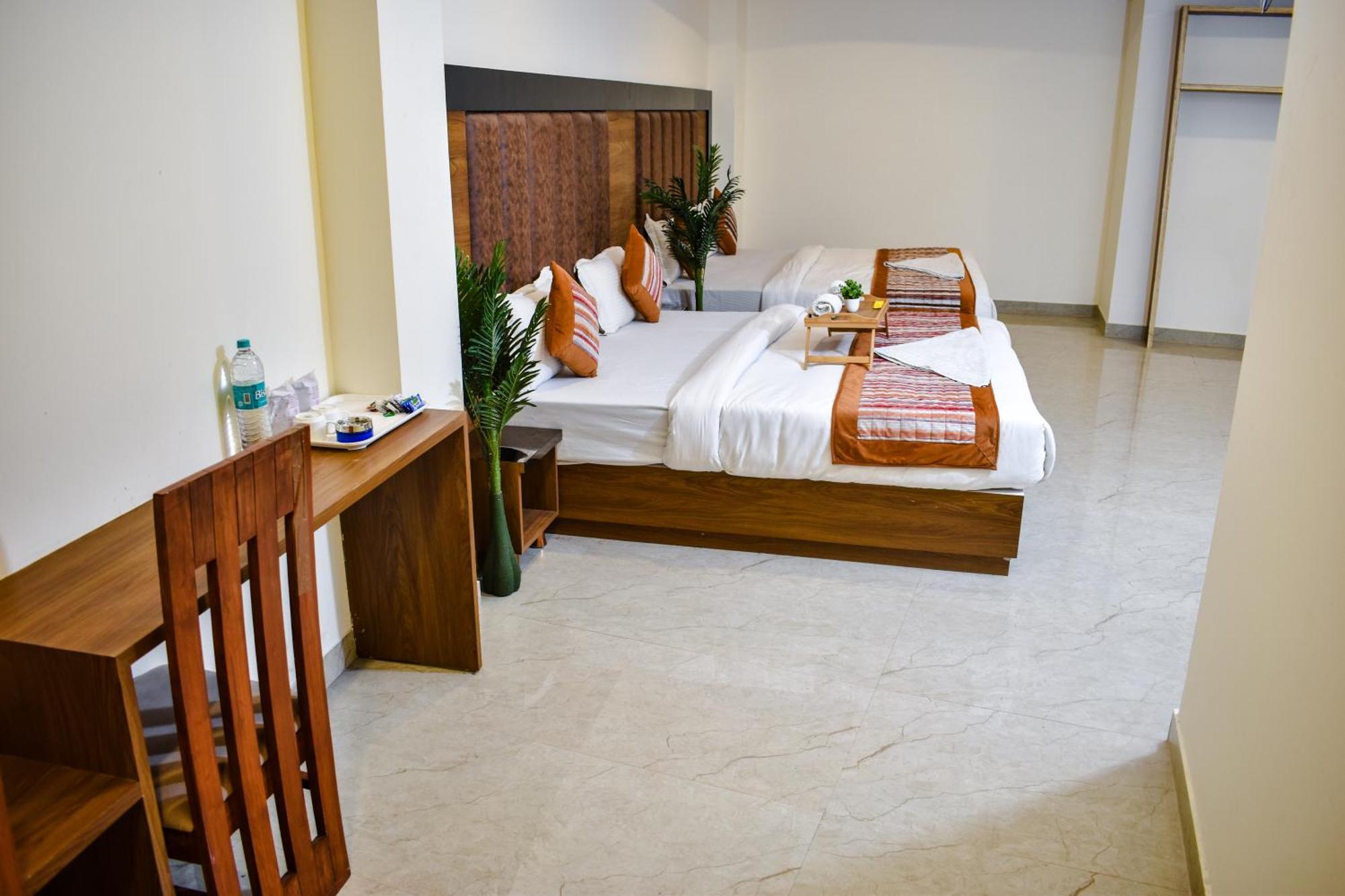 Yash Palace Hotel 3*