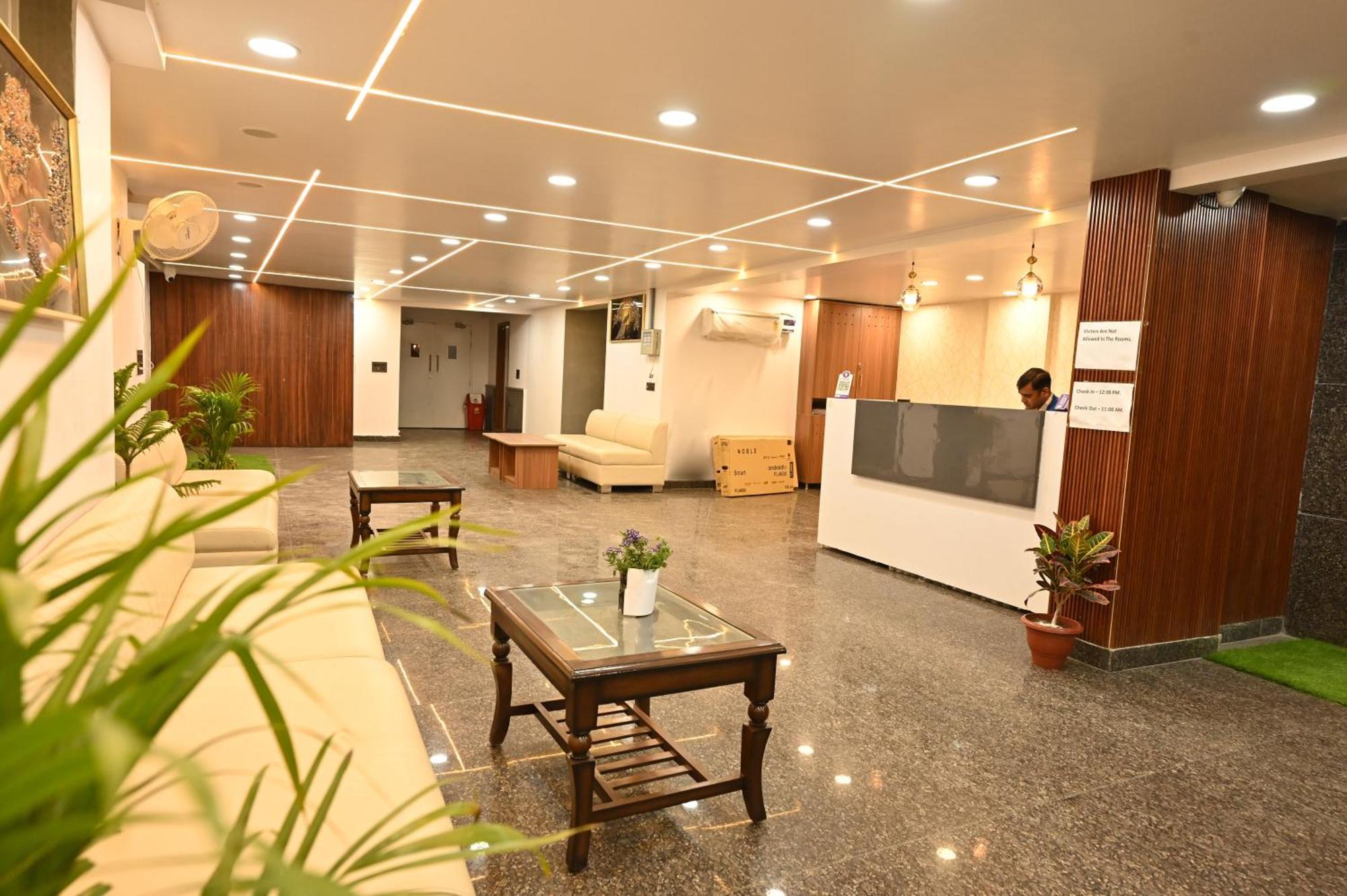 Down Town Paschim Vihar Hotel 3*