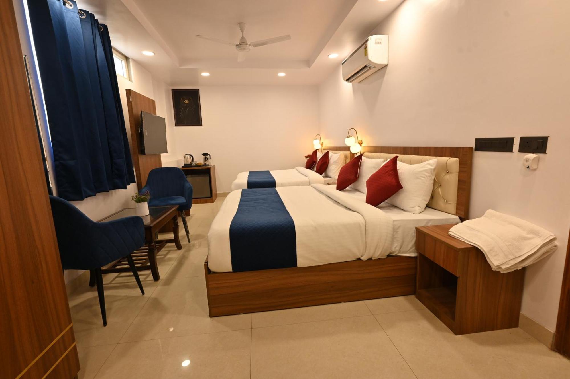 Down Town Paschim Vihar 3*
