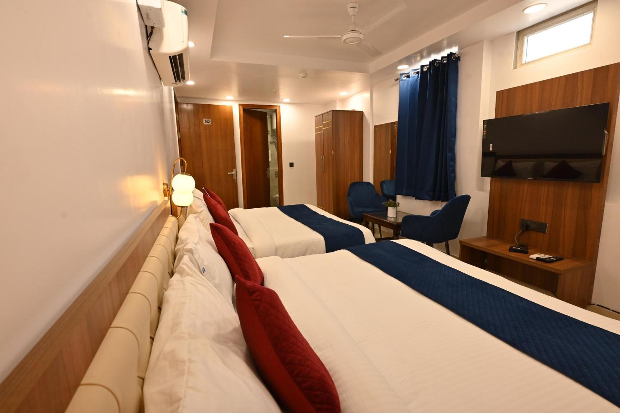 Down Town Paschim Vihar 3*
