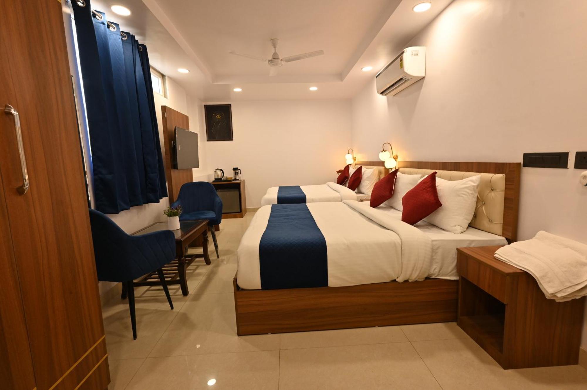 Hotel Down Town Paschim Vihar
