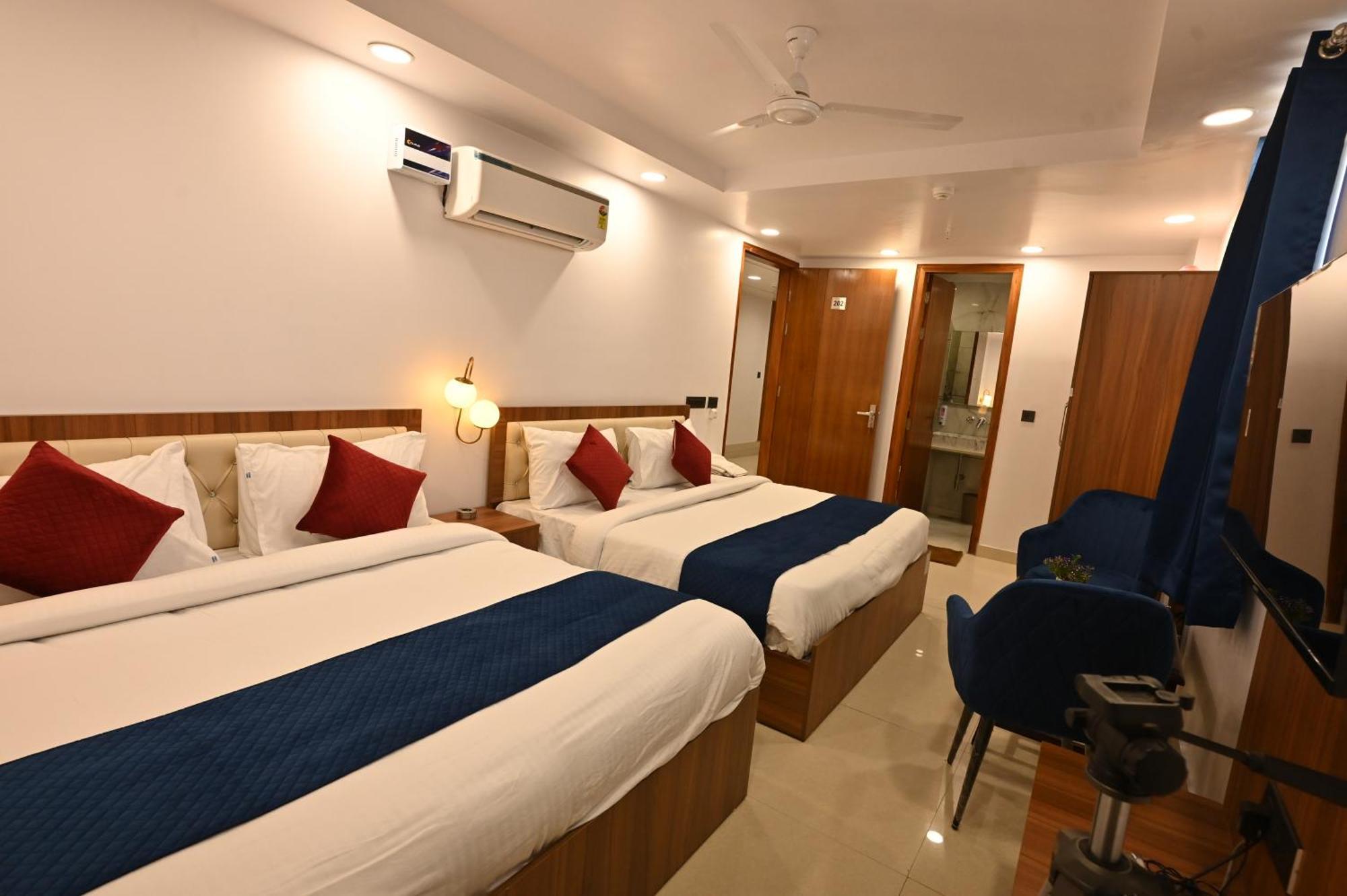 Down Town Paschim Vihar Hotel Delhi (National Capital Territory of India)