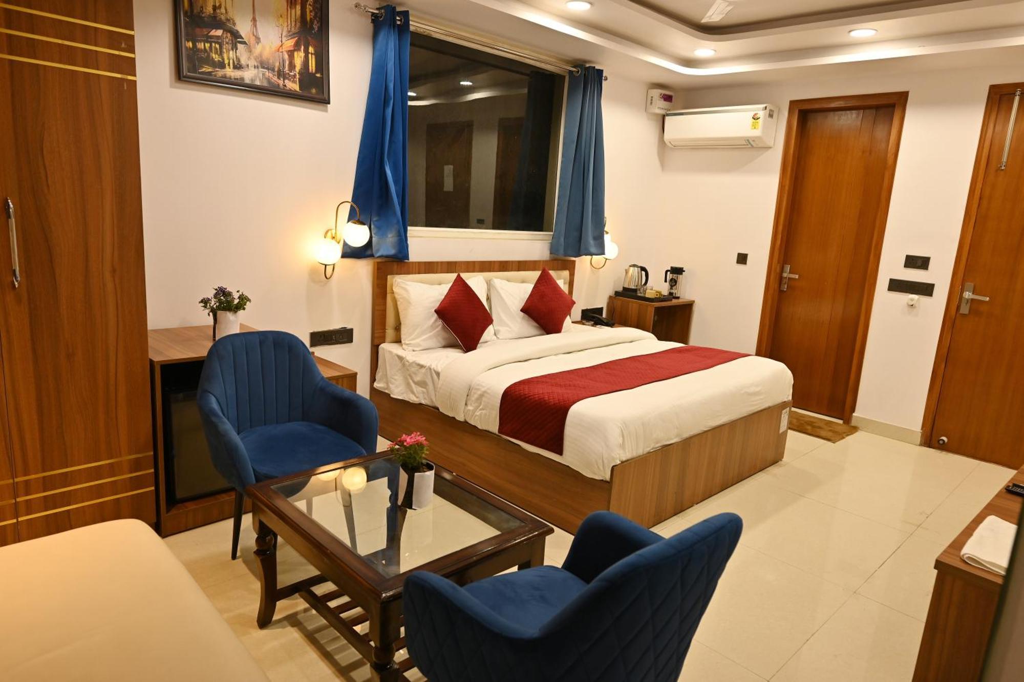 Hotel Down Town Paschim Vihar 3*