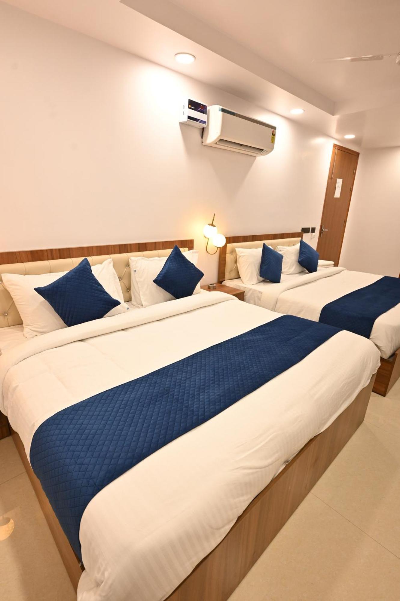 Down Town Paschim Vihar Hotel