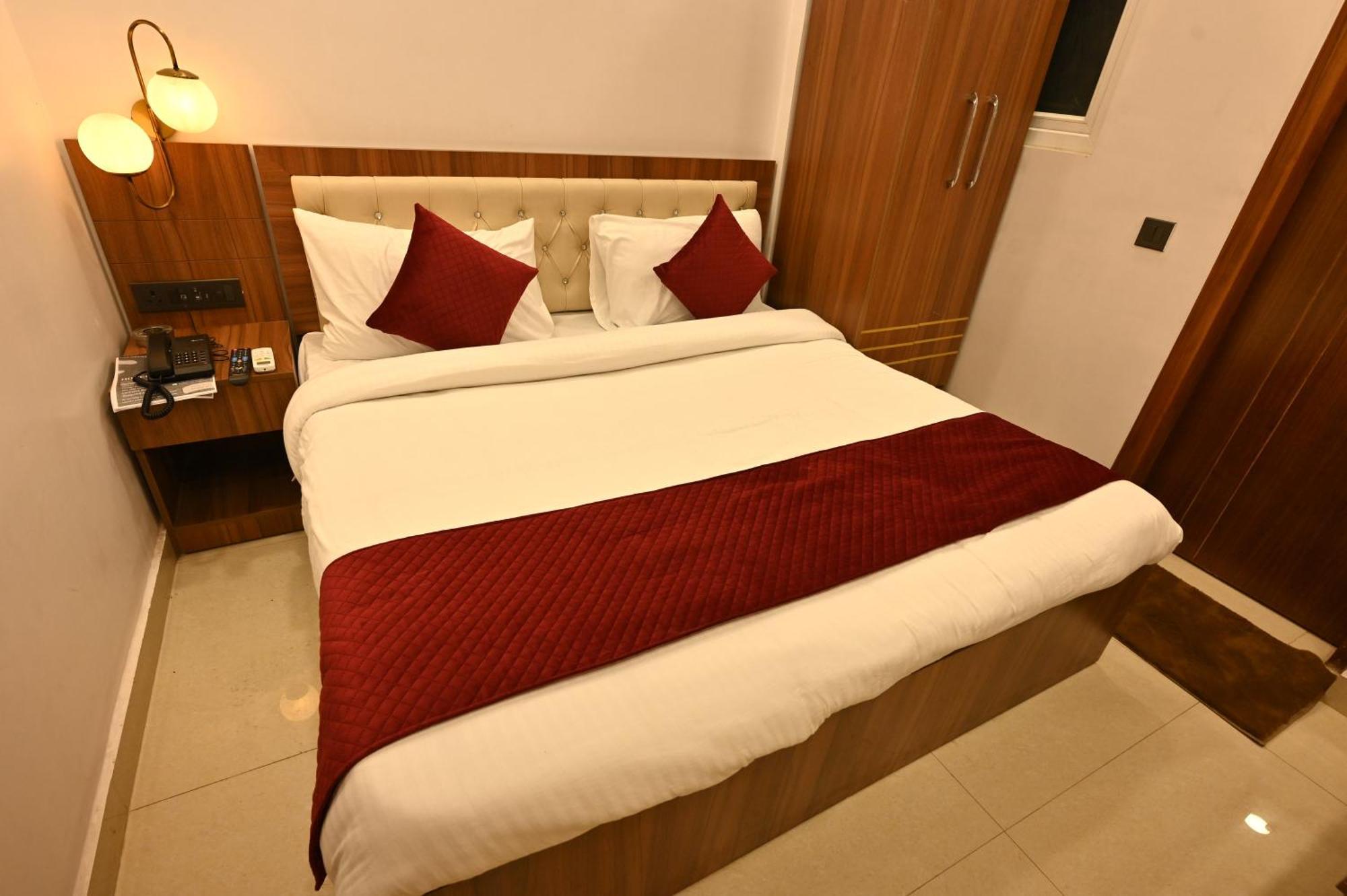 Hotel Down Town Paschim Vihar Delhi (National Capital Territory of India)
