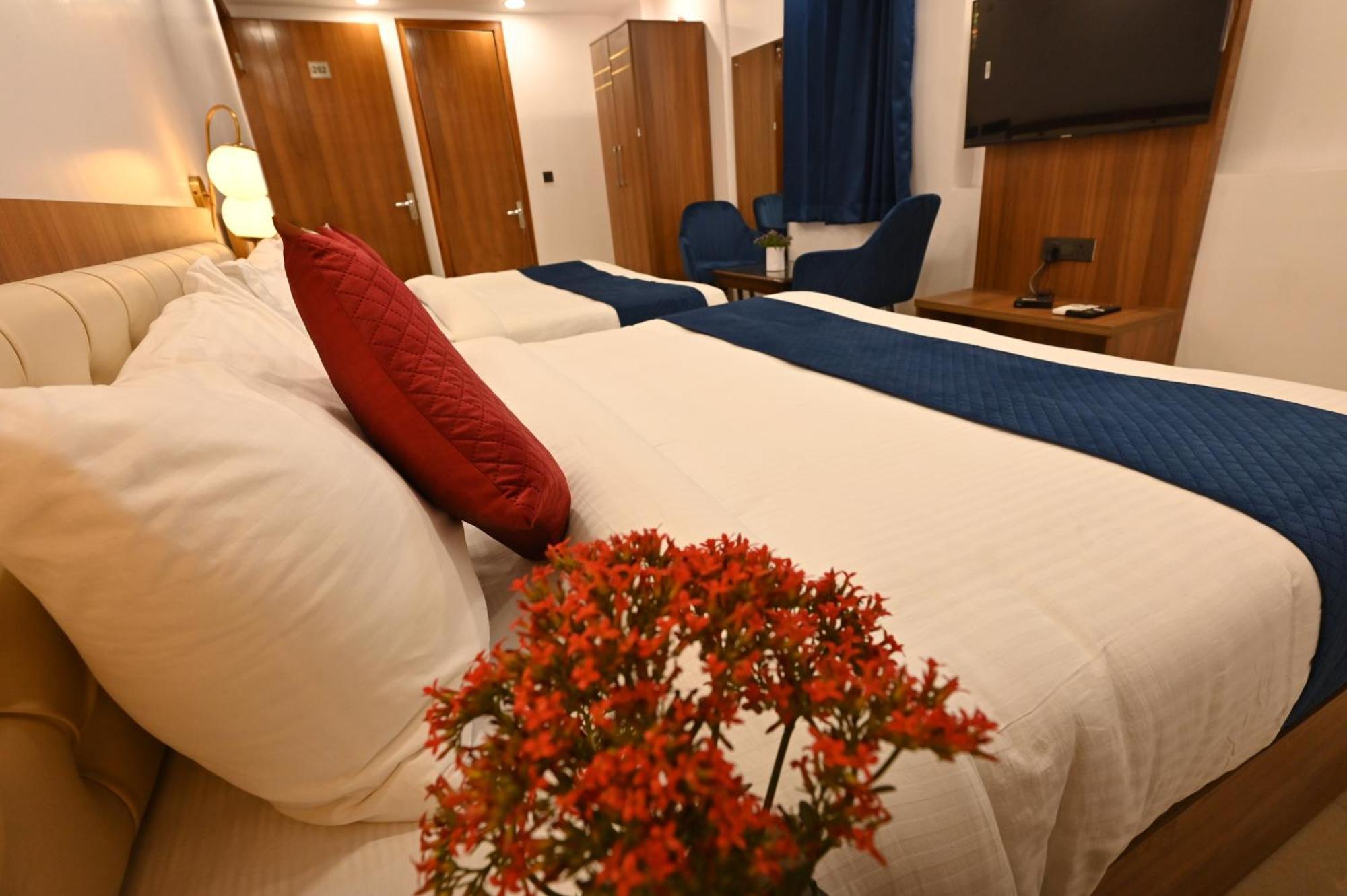 Hotel Down Town Paschim Vihar Delhi (National Capital Territory of India)