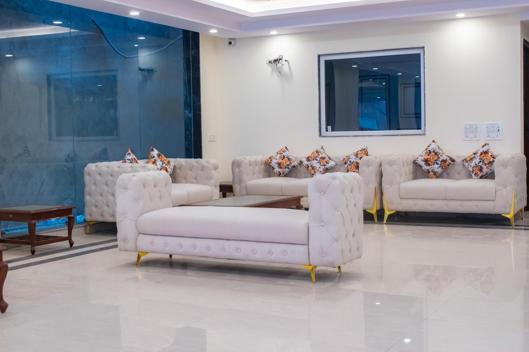 Yash Palace Hotel