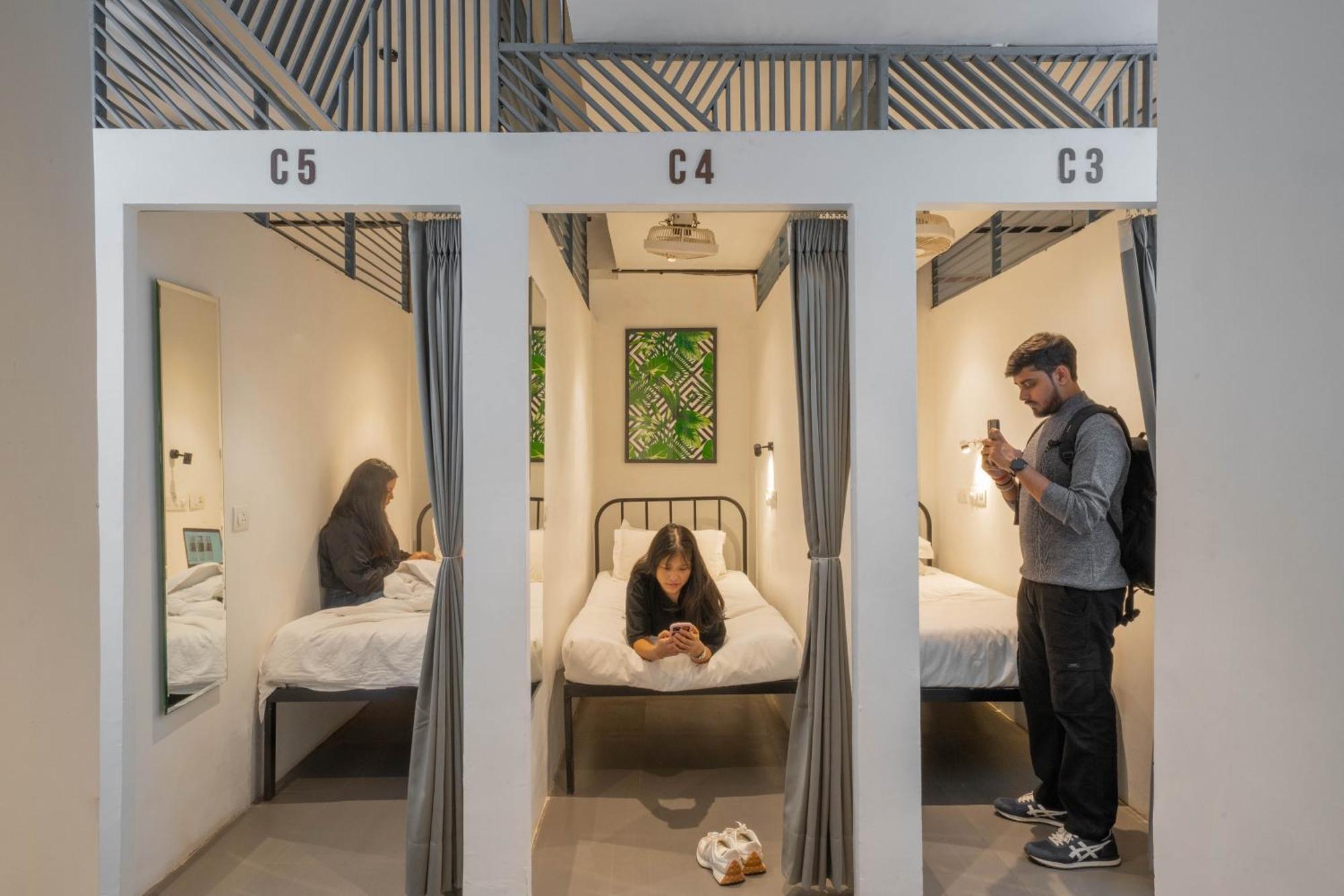 Minimalist Poshtel & 3*