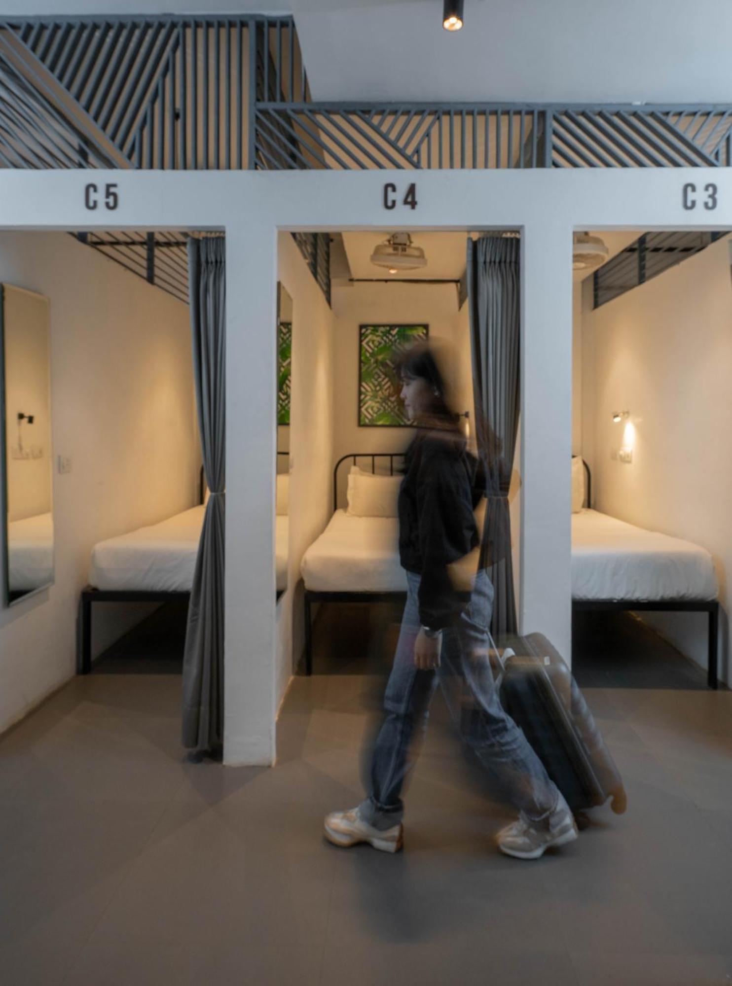 Minimalist Poshtel & Hotel