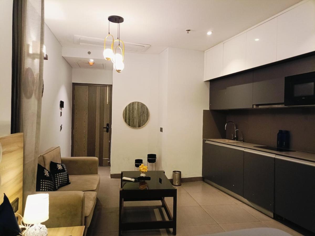 Supernova Elegant View With The Lockwoods New Delhi